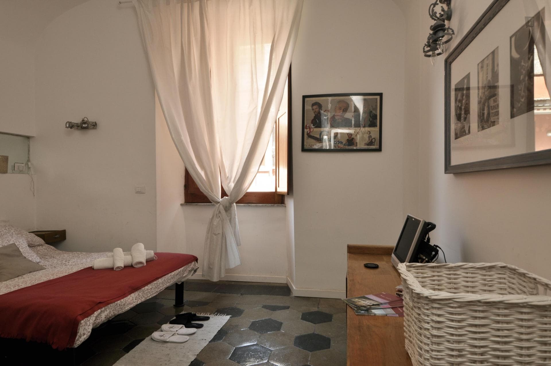 Classy double bedroom with an ensuite bathroom, in Quartiere VI Tiburtino photo 1