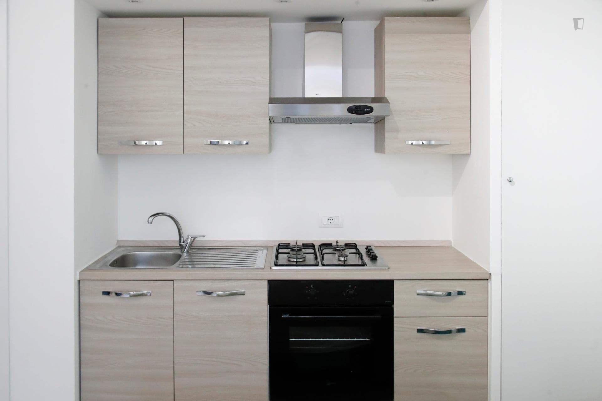 Bright studio flat, in Porta Romana photo 1
