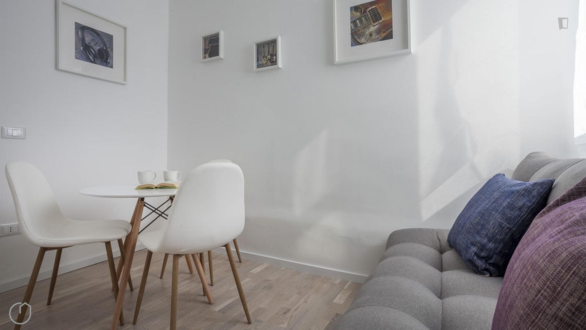 Attractive 1-bedroom apartment close to Milano Porta Garibaldi train station photo 1