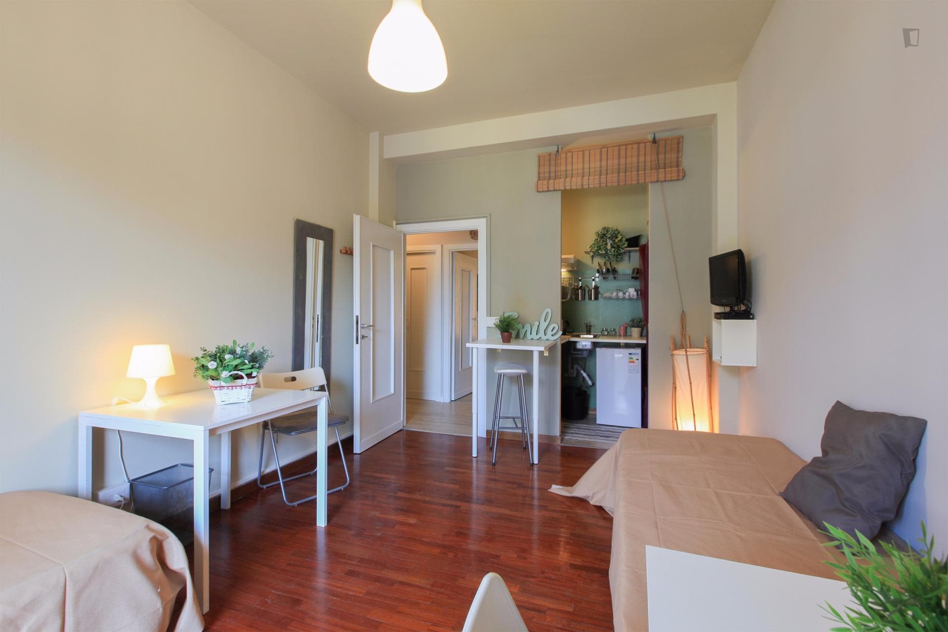 Charming twin bedroom with a balcony, in Bande Nere-Inganni photo 1