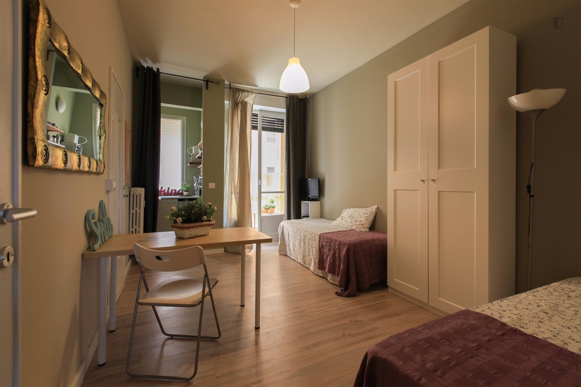 Twin bedroom with private bathroom and balcony close to Navigli photo 1
