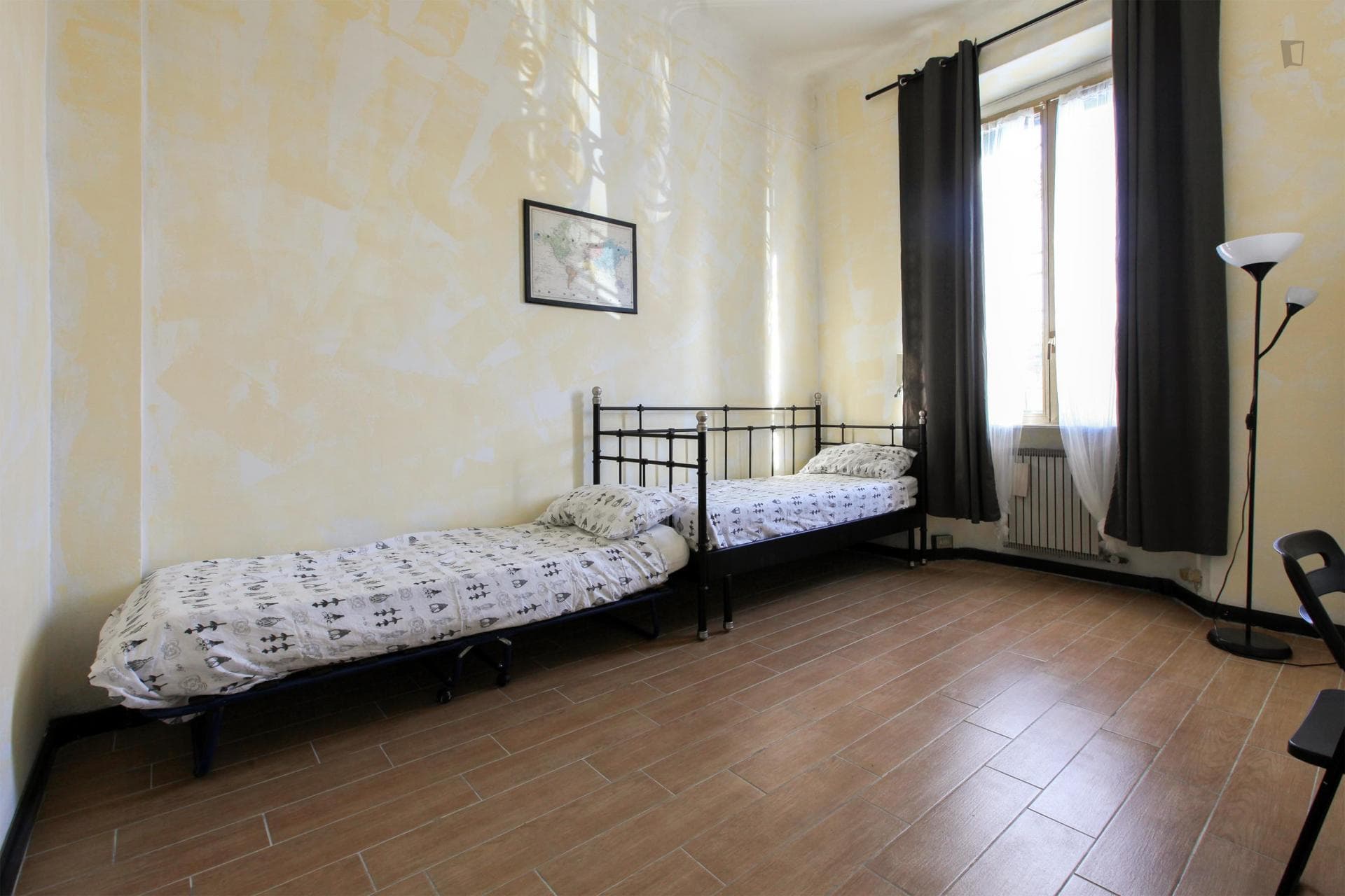 Large bright twin bedroom close to Politecnico Bovisa e Bicocca photo 1