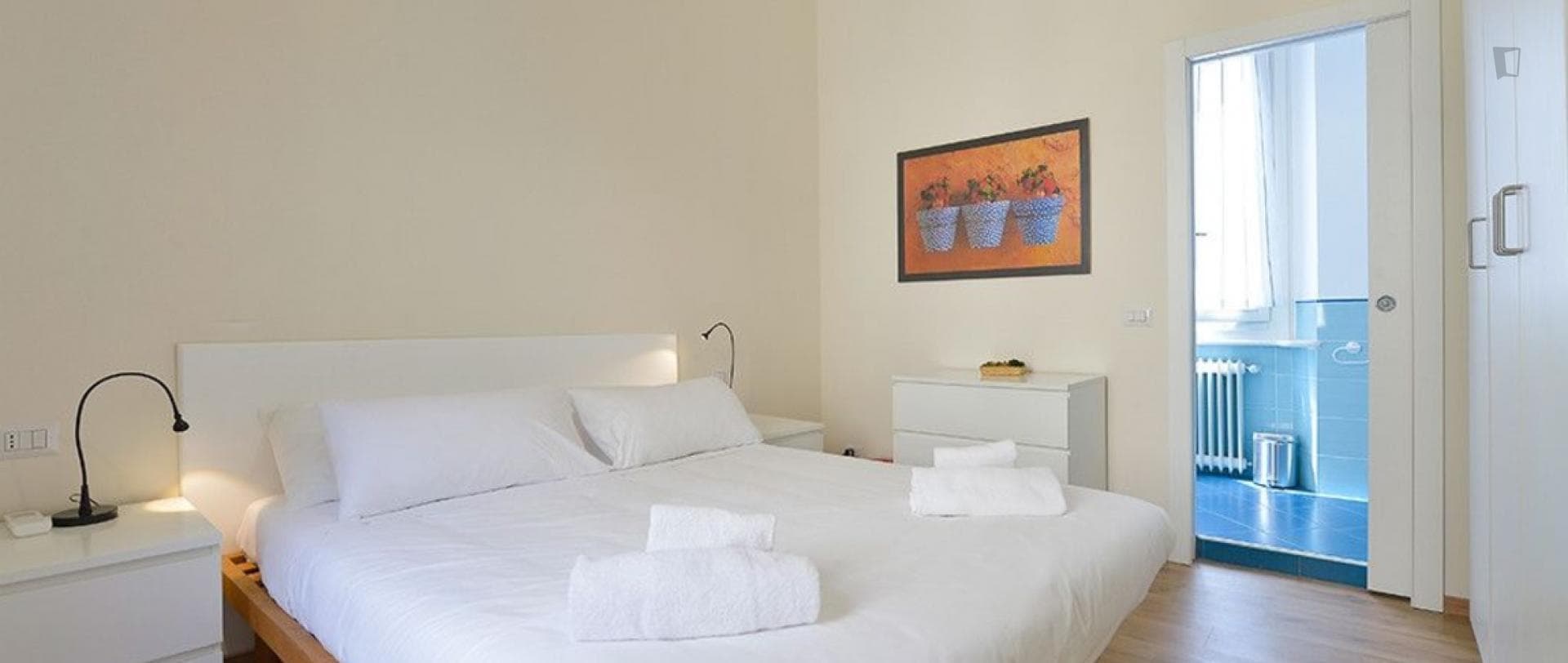 Bright 2-bedroom apartment close to the Università Cattolica del Sacro Cuore photo 1