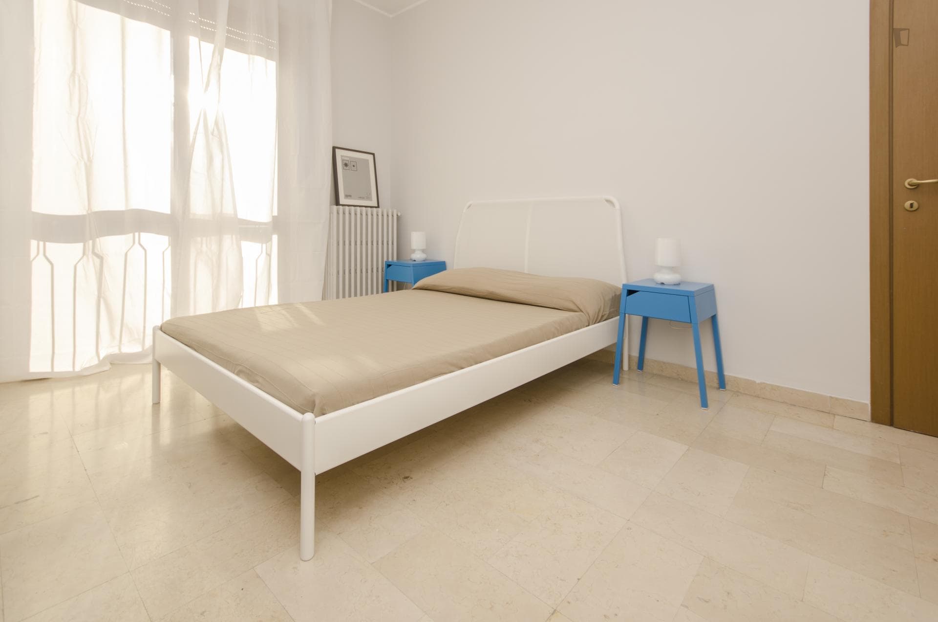 Gorgeous double bedroom not far from ISAD - Institute of Design and Architecture photo 1