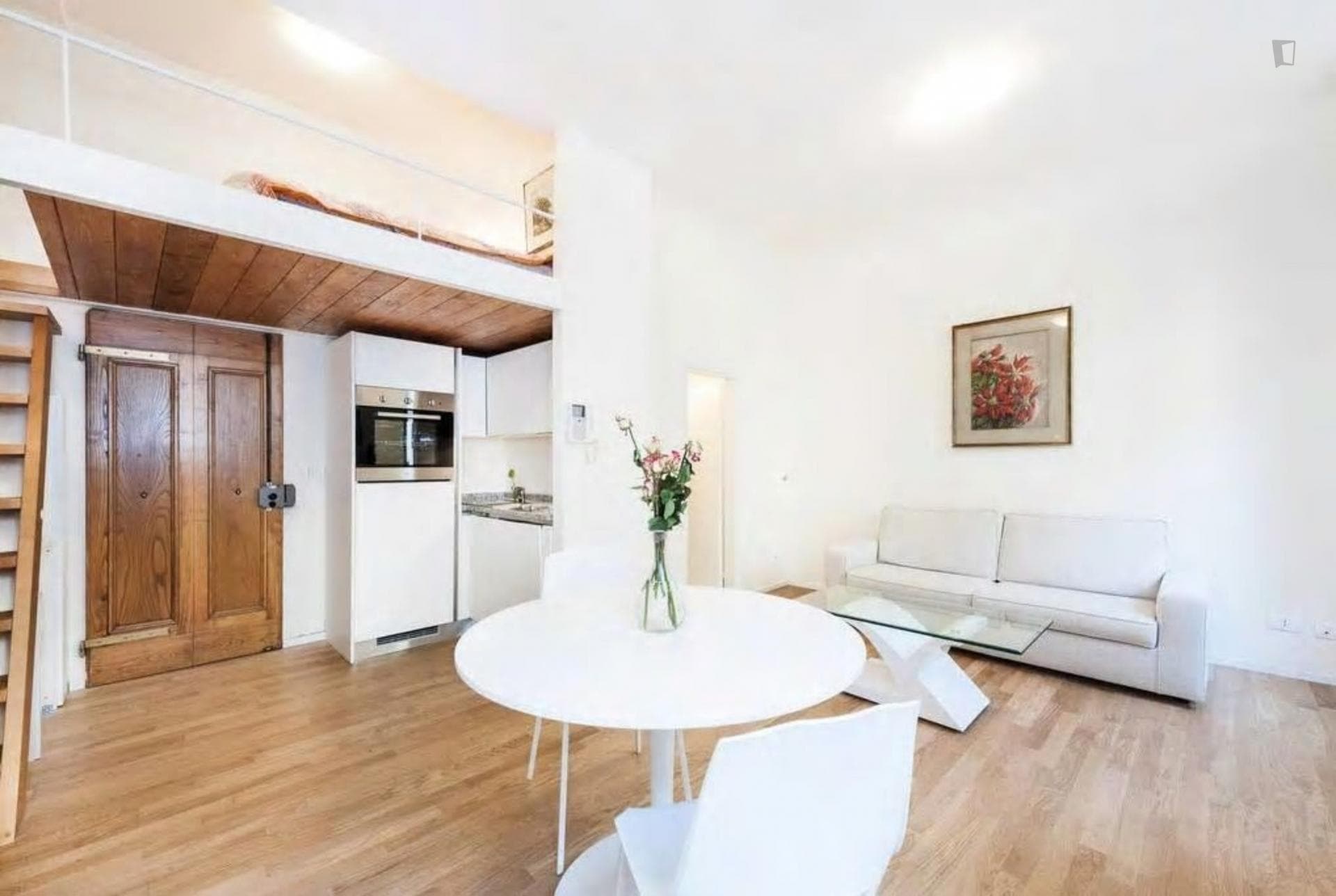 Modern studio near Piazza della Stazione photo 1