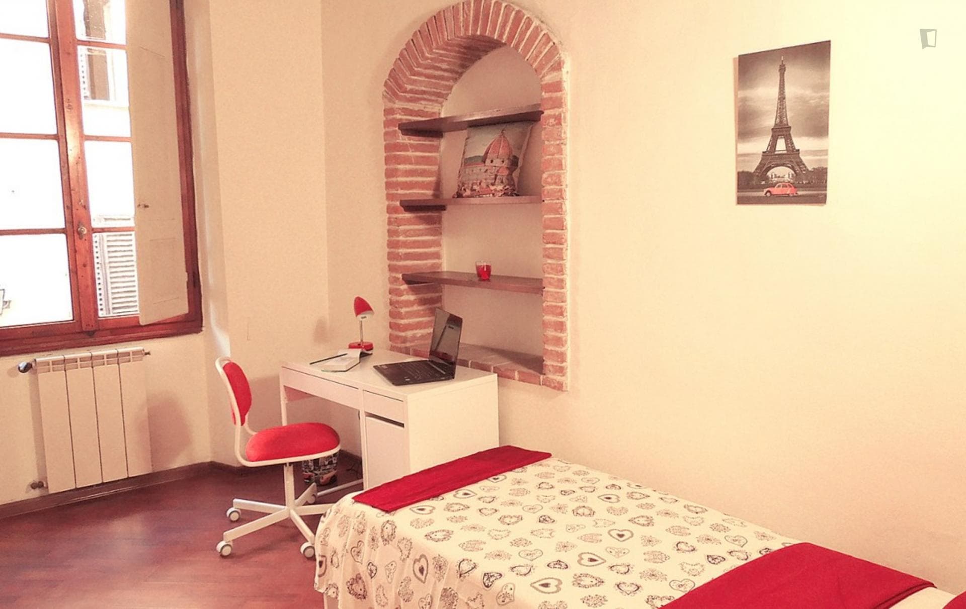Spacious single bedroom in Florence city centre photo 1