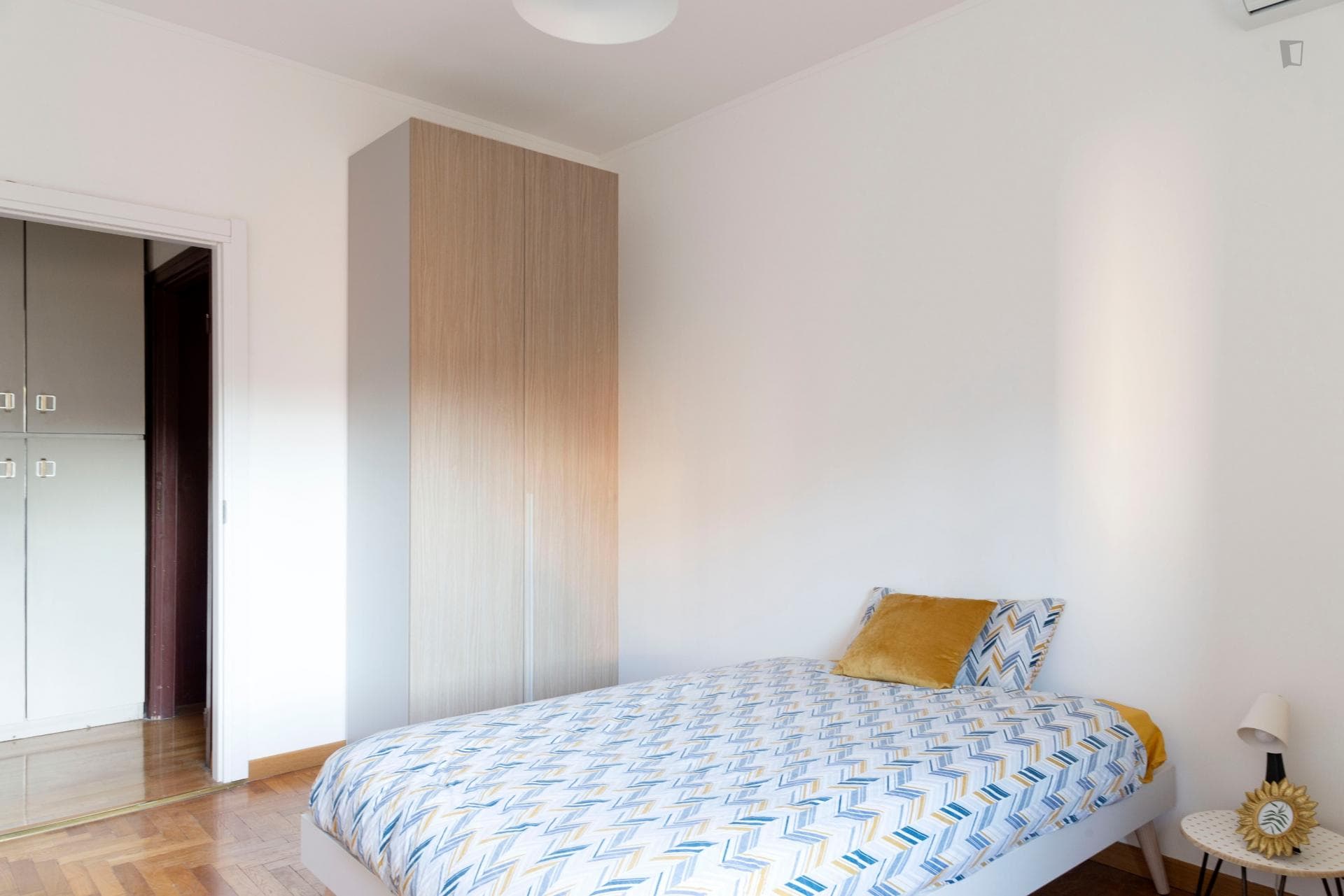 Lovely single bedroom close to IULM University, room 1 photo 1