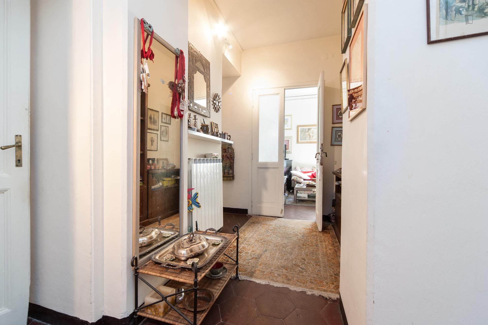 Student-friendly double bedroom in Rione XV Esquilino photo 1