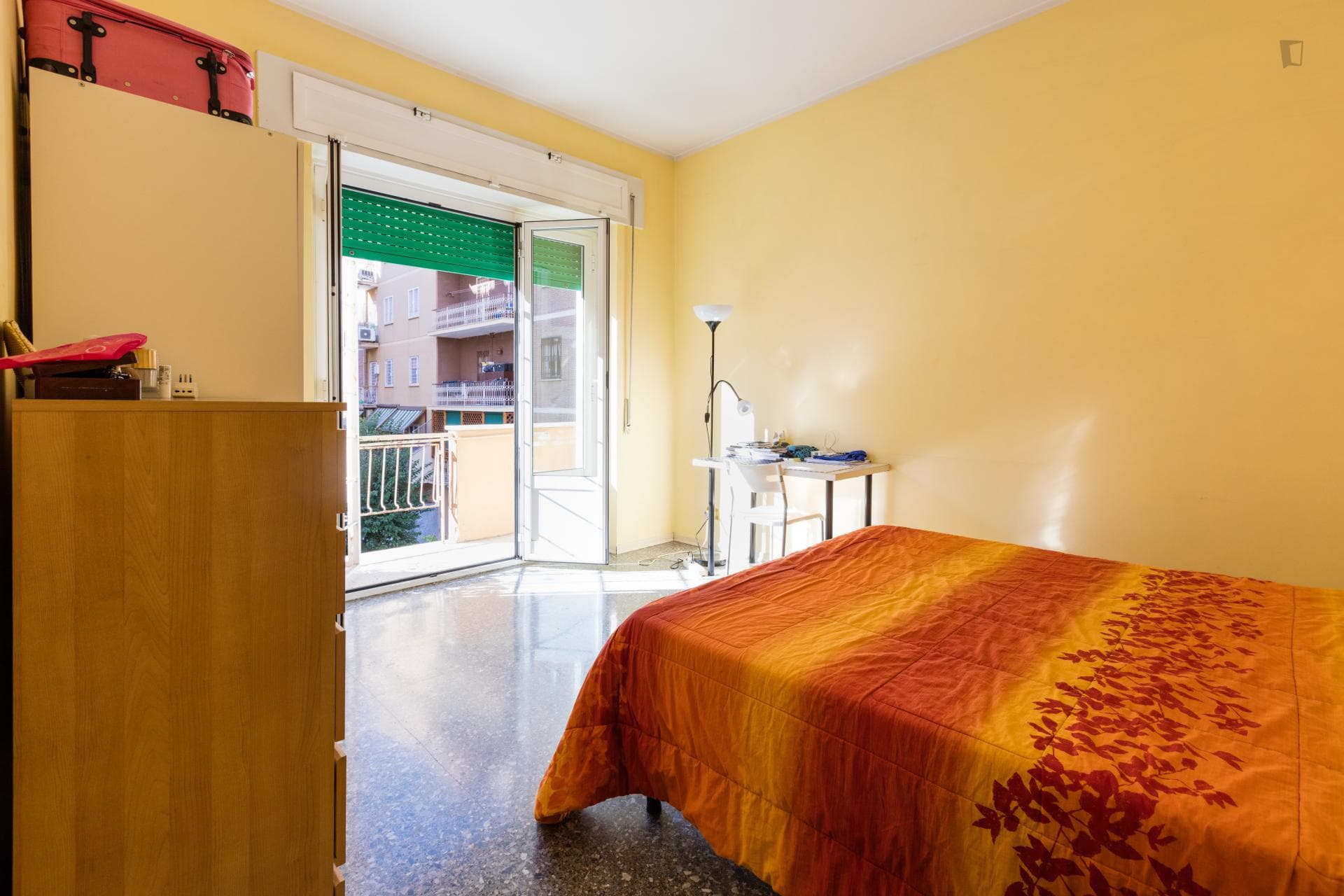 Homely double bedroom with balcony in Municipio VIII photo 1