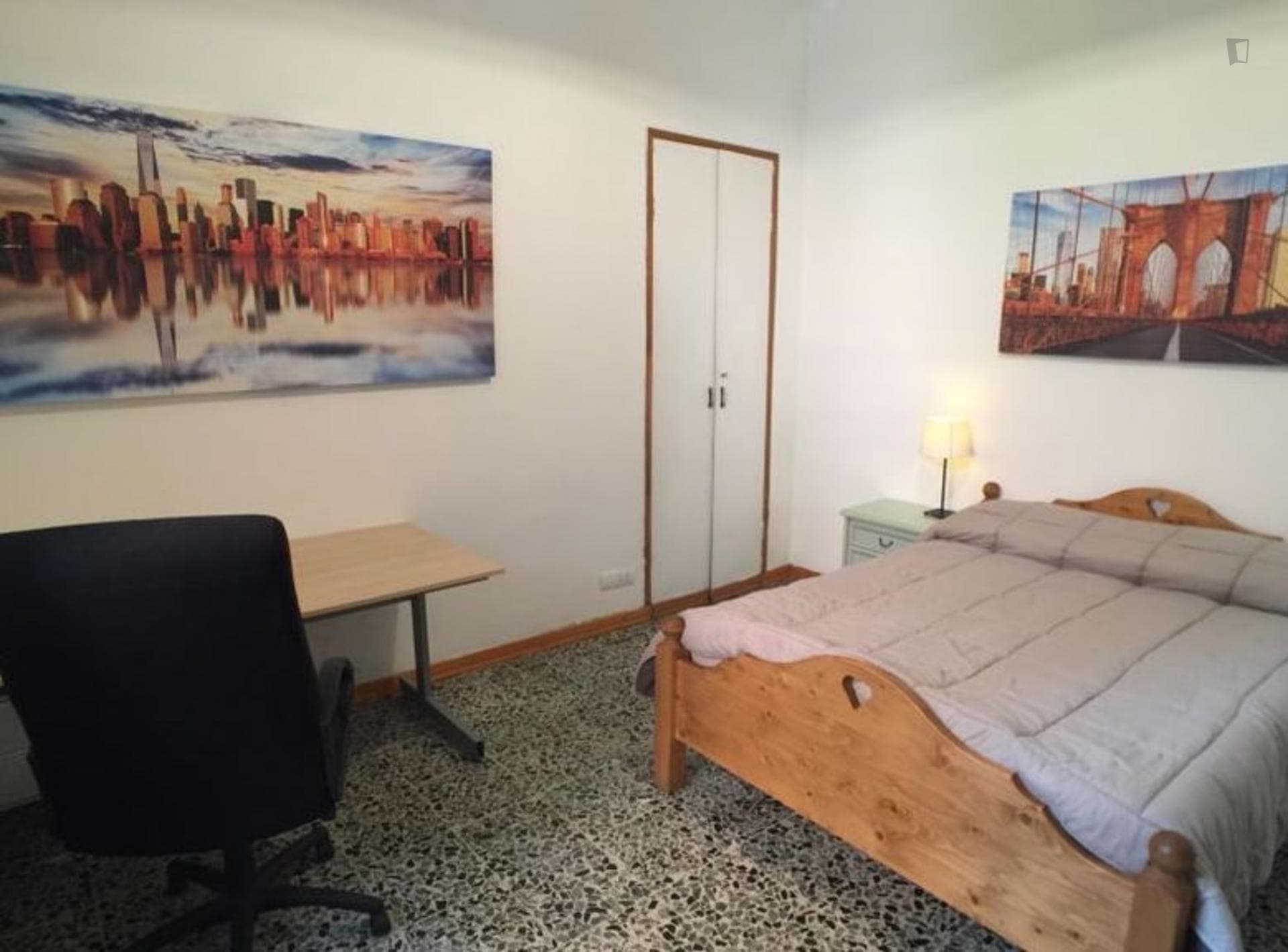 Cozy double bedroom in a 5-bedroom house in Crocetta area photo 1