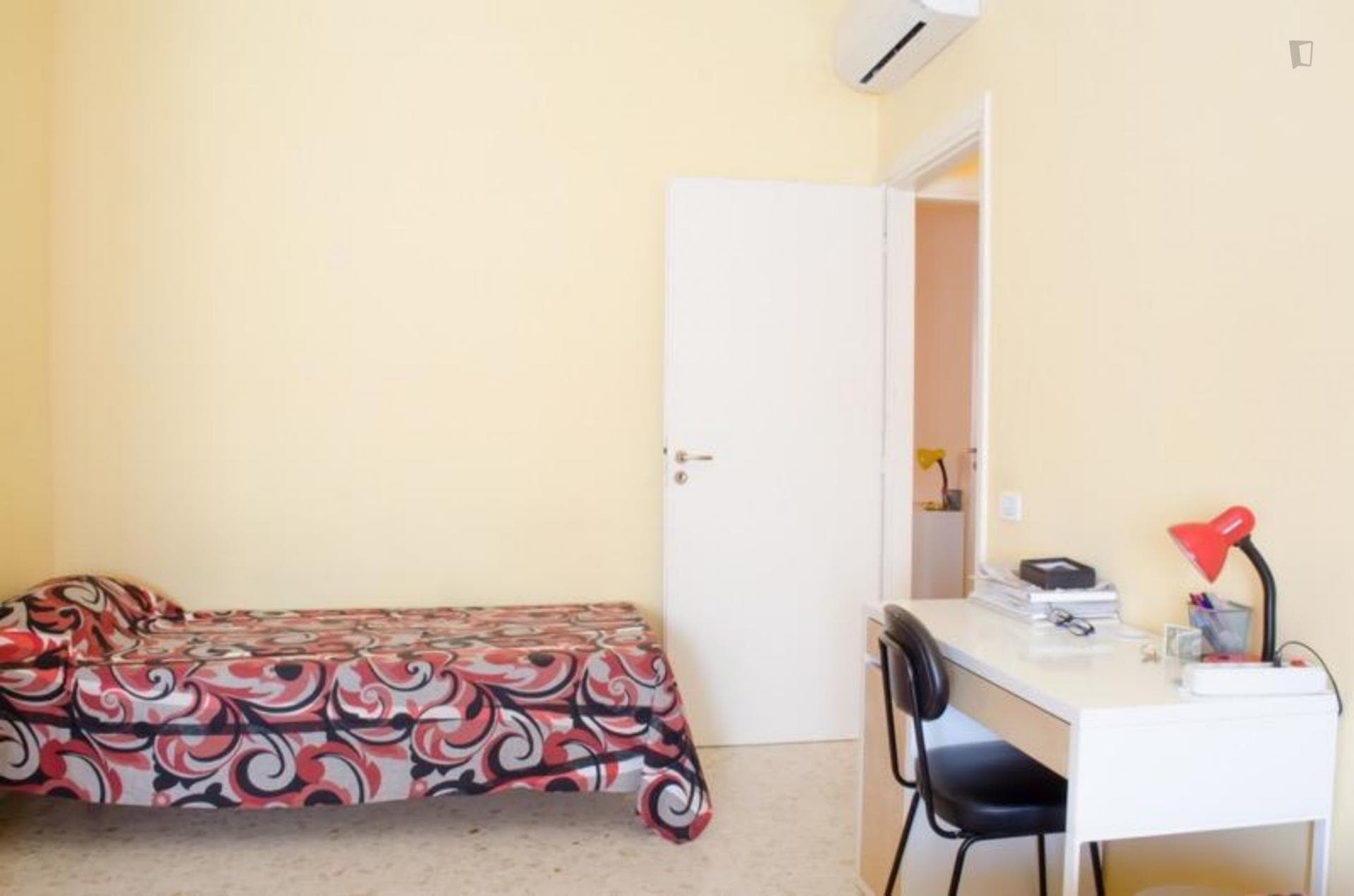 Cosy twin bedroom close to La Sapienza university photo 1