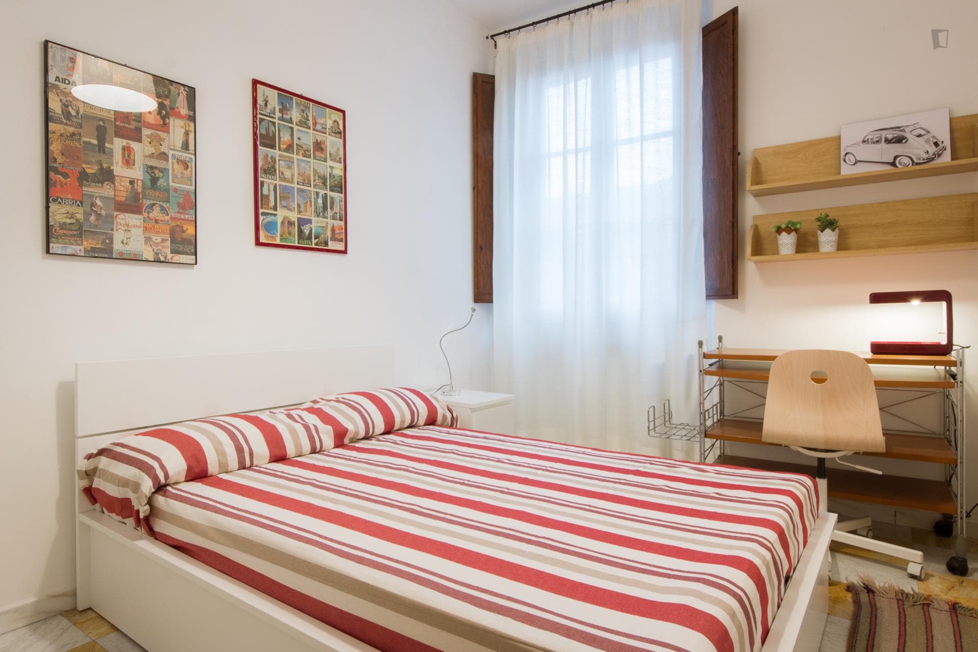 single bedroom, with private bathroom, in 2-bedroom apartment photo 1