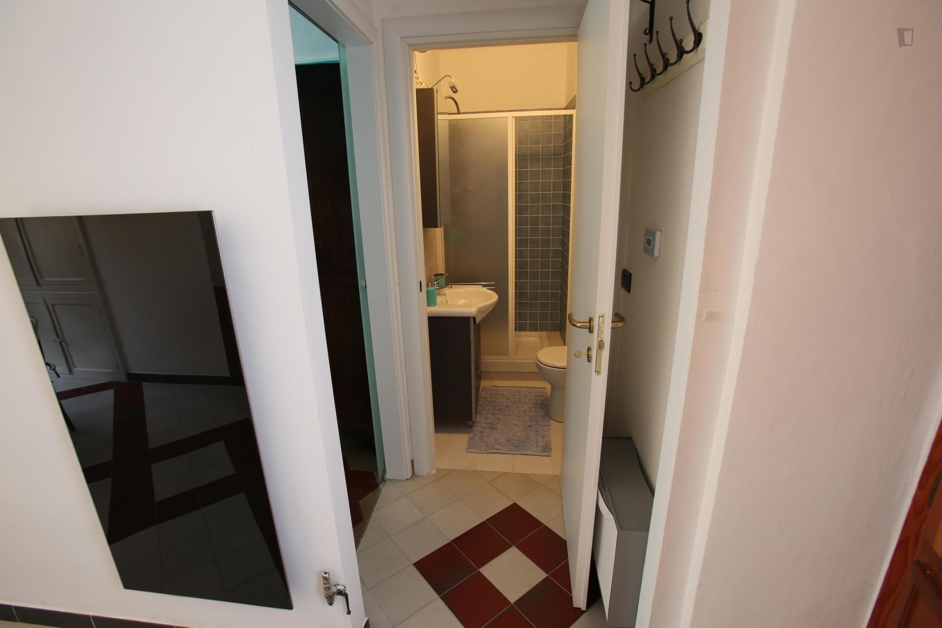 Generous 1-bedroom apartment near the Racconigi metro photo 1