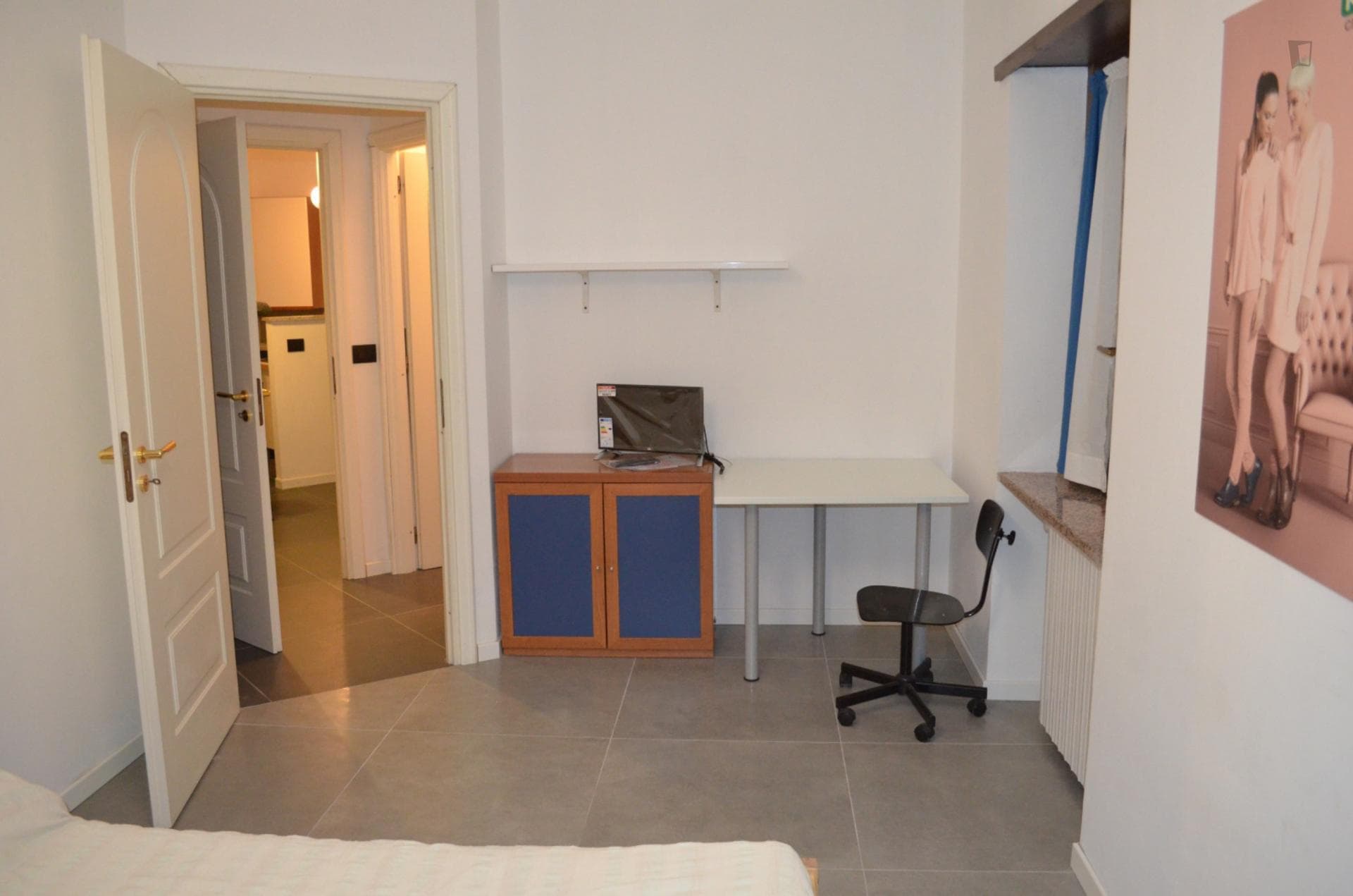 Spacious 2-bedroom apartment close to Porta Palatina photo 1