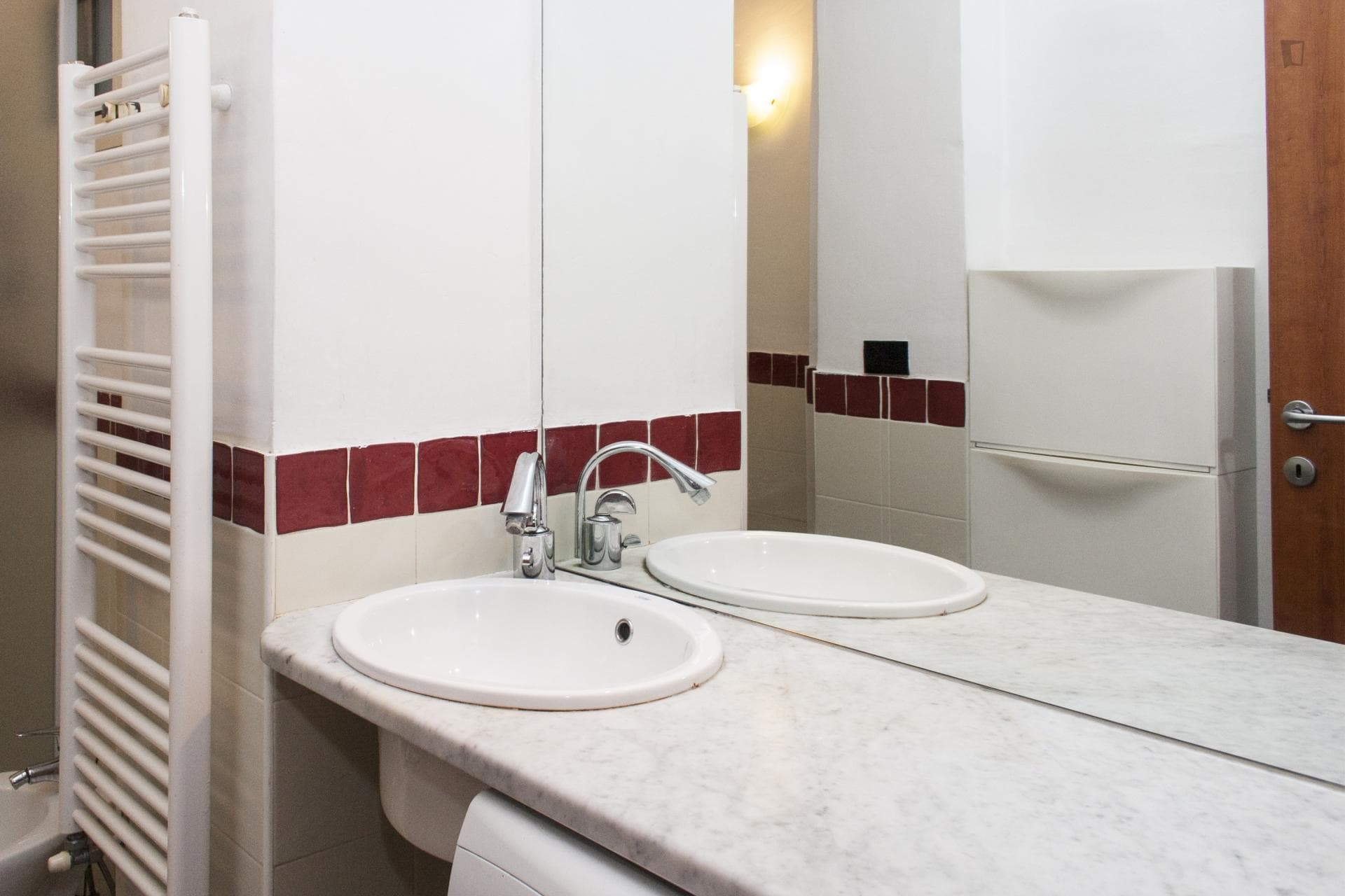 Comfy 1-bedroom flat strategically located near universities photo 1