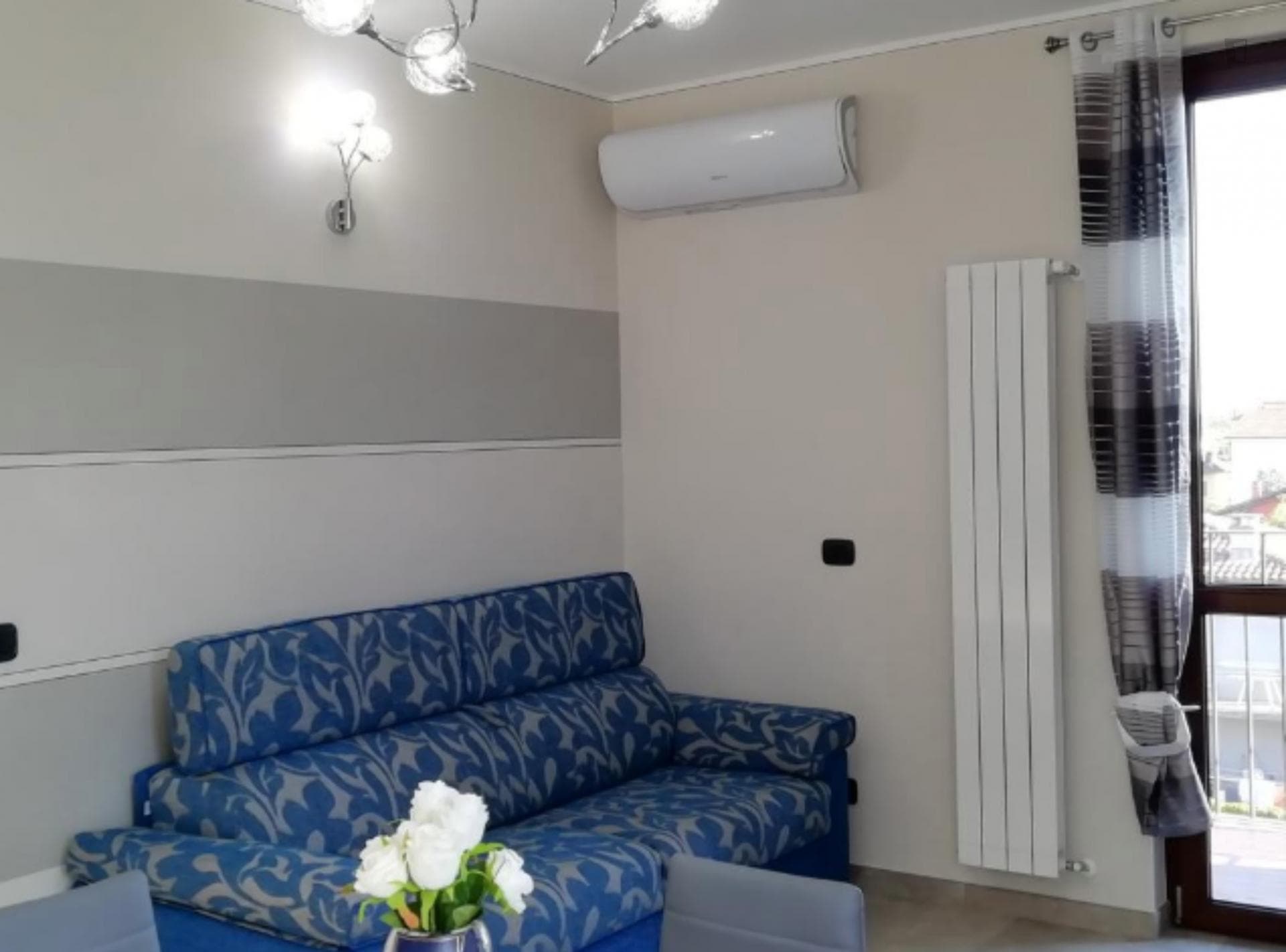 Cosy double ensuite bedroom in Cambiano Neighborhood photo 1