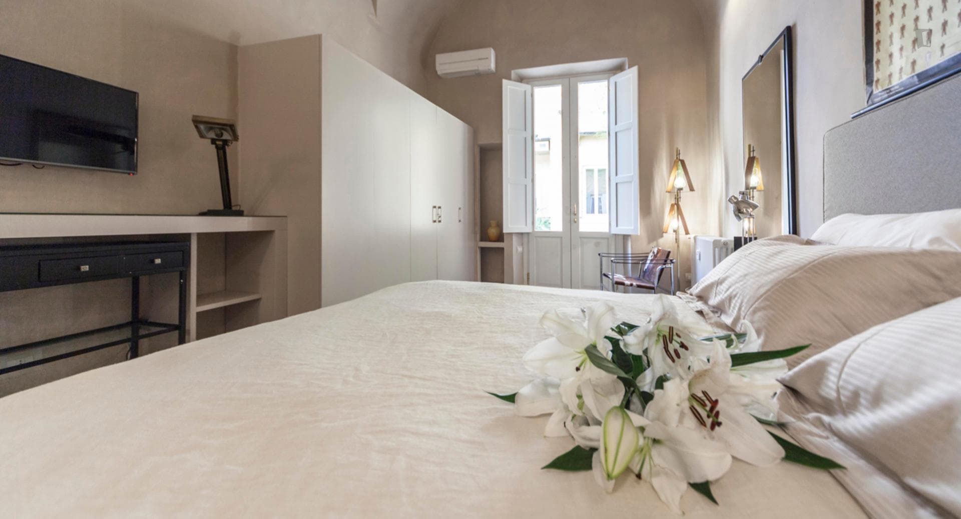 Nice 2-bedroom apartment near Basilica di San Lorenzo photo 1