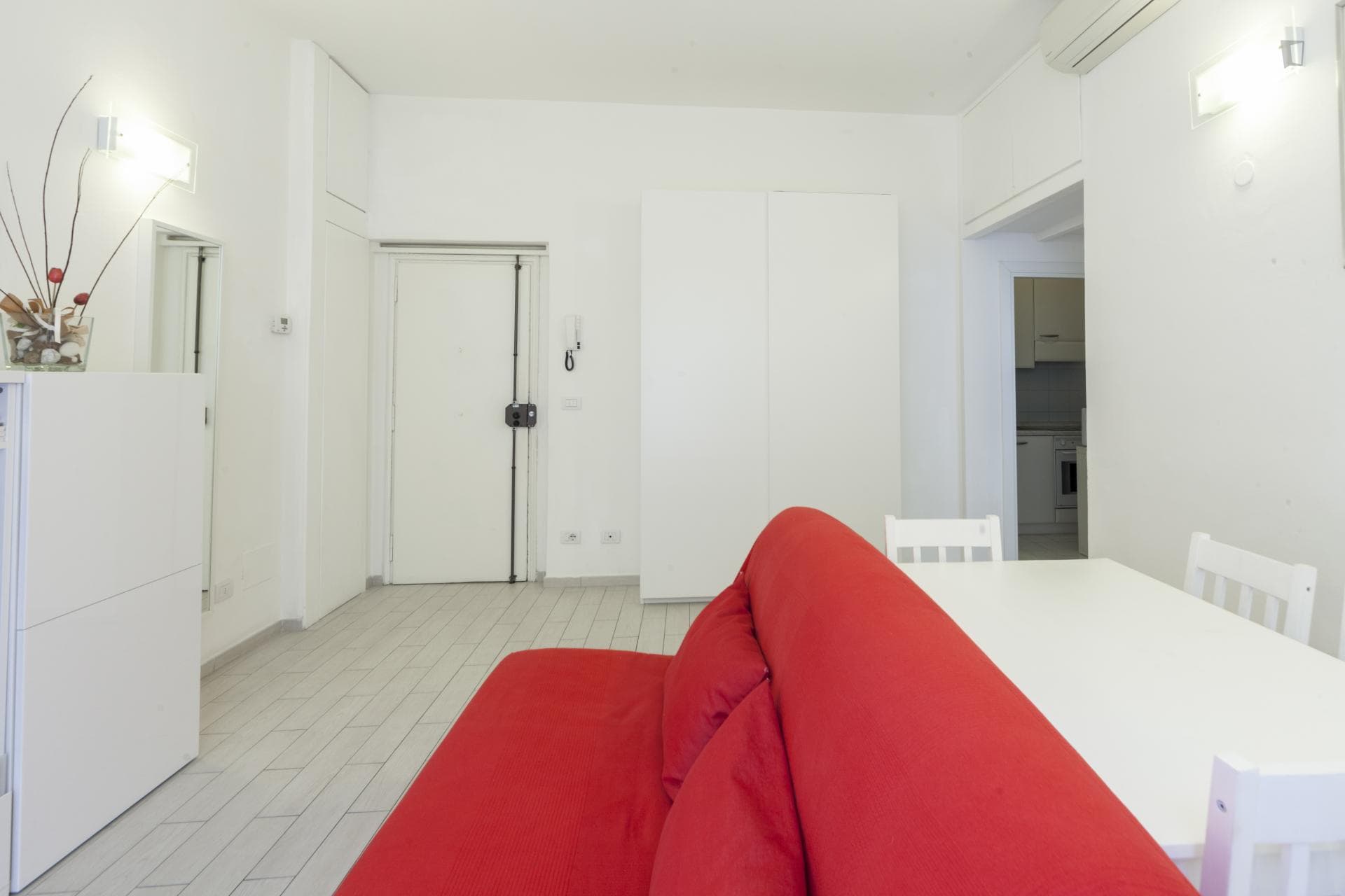 Charming 1-bedroom apartment near Accademia Italiana arte moda design Firenze photo 1