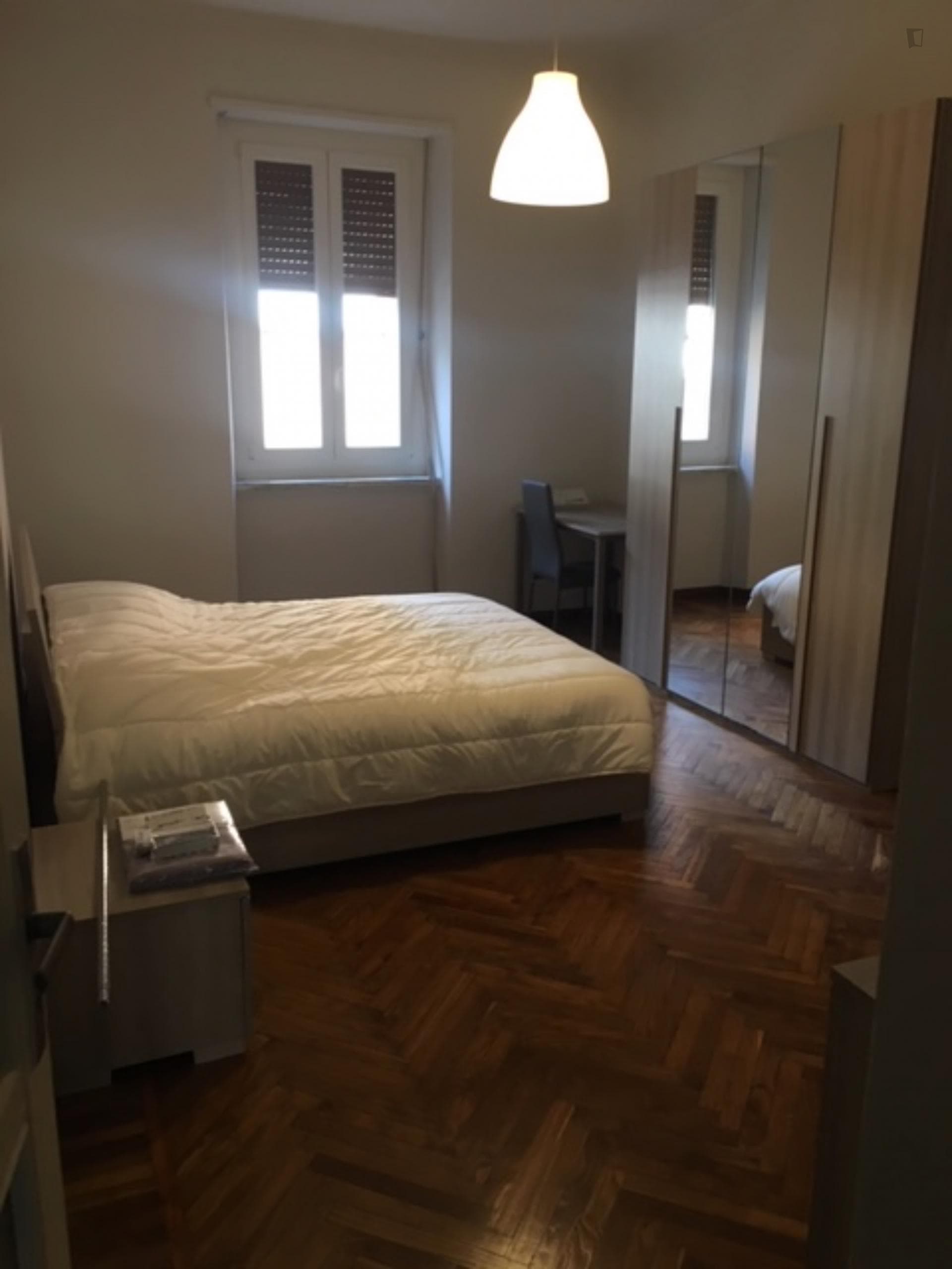 Double bedroom, with private bathroom, in 2-bedroom apartment photo 1