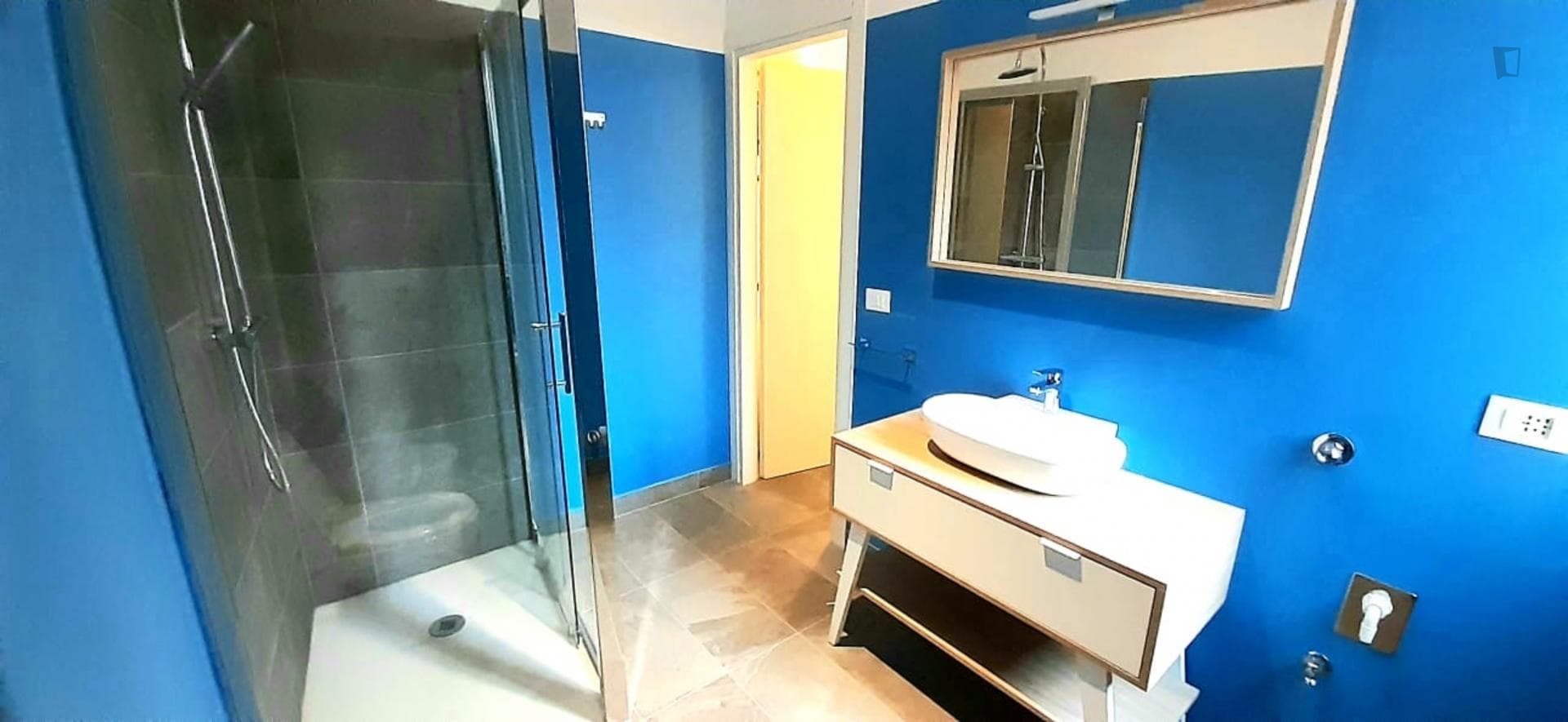 Double bedroom near Bologna University, in the centre of Bologna and close to the central train station photo 1