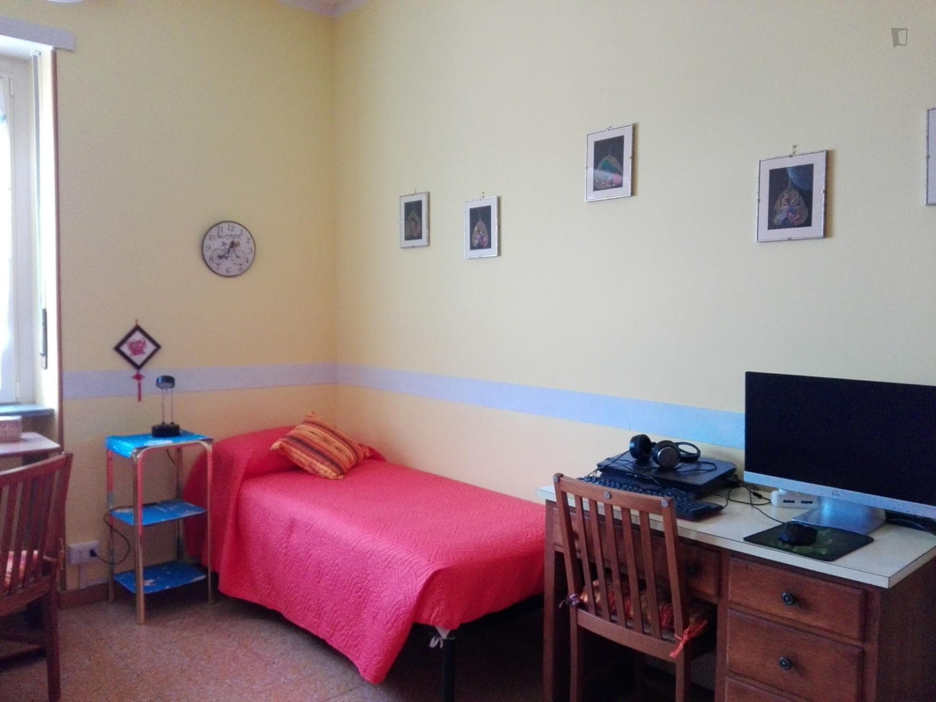 Cute single bedroom in a 3-bedroom apartment close to Lingotto metro station photo 1