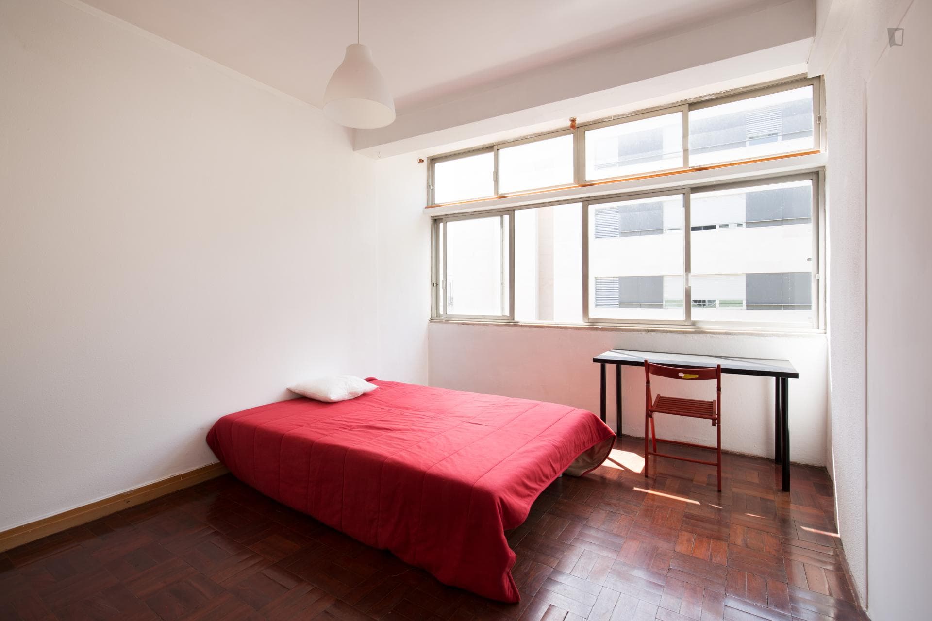 Nice double bedroom in Alcântara photo 1