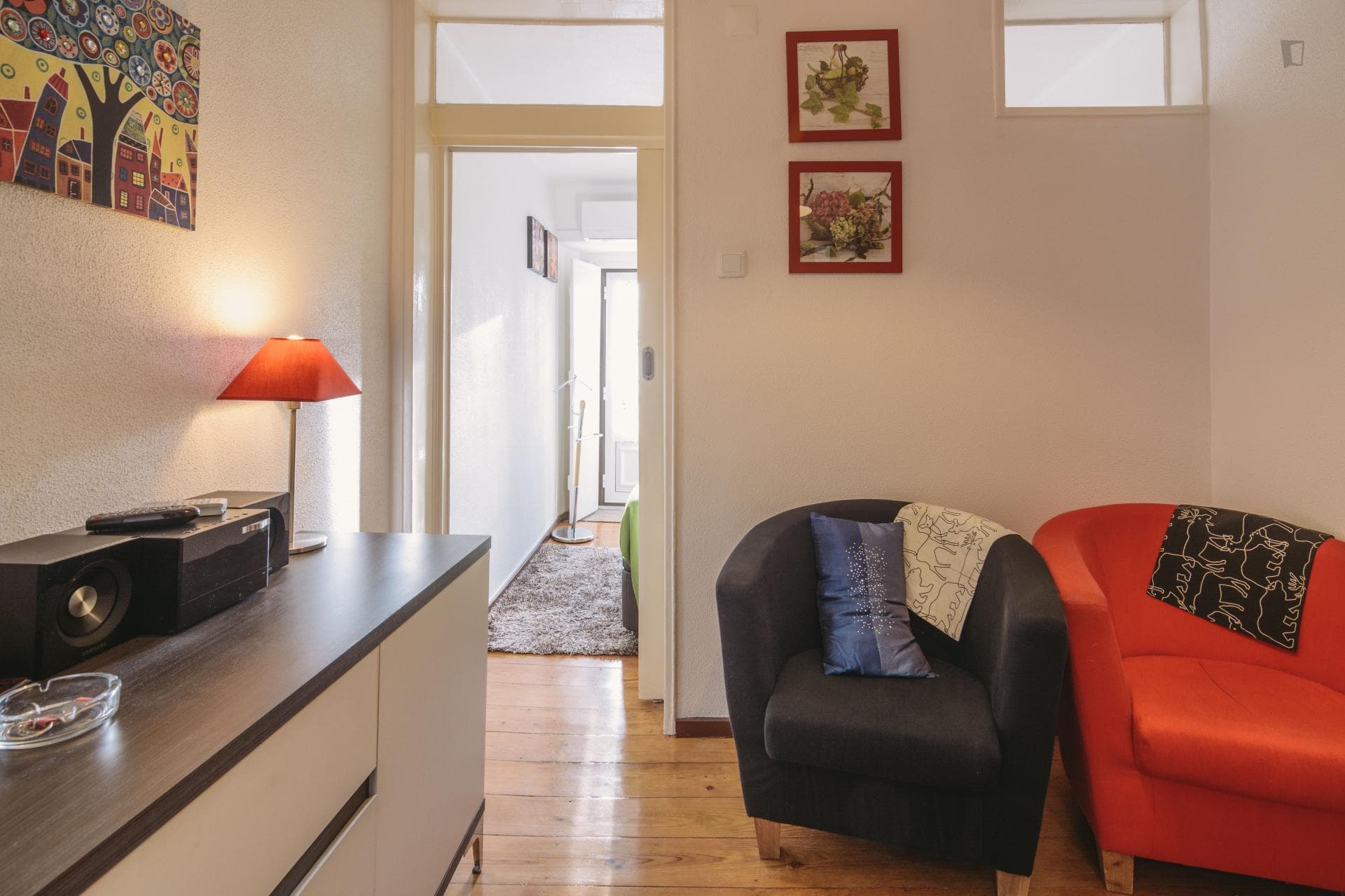 Modern 1-Bedroom Apartment near São Jorge Castle with Wi-Fi and Central Heating photo 1
