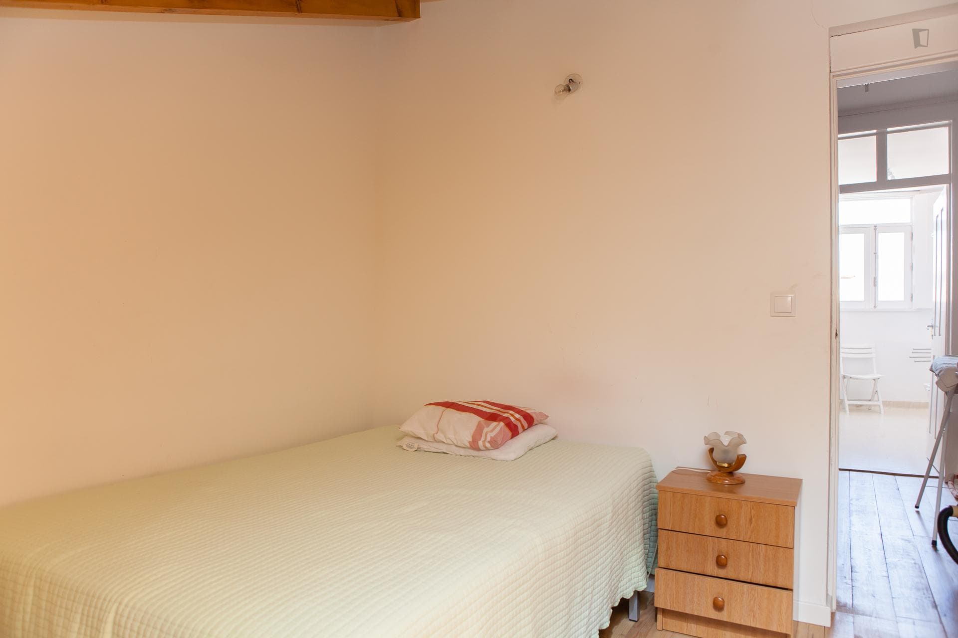 Alluring double bedroom near Universidade de Coimbra's main campus photo 1
