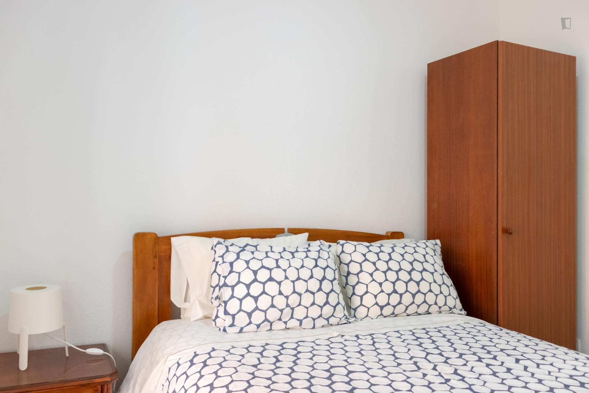 Comfortable apartment in trendy Martim Moniz photo 1