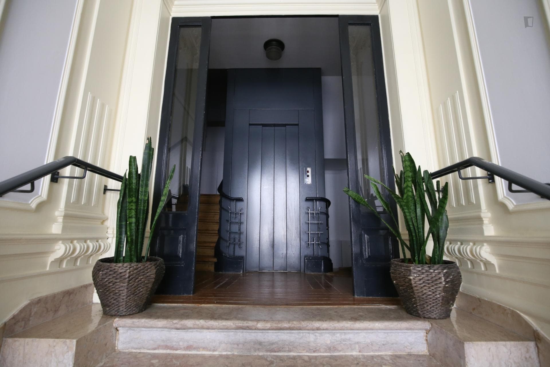 Inviting single bedroom near Marquês subway photo 1
