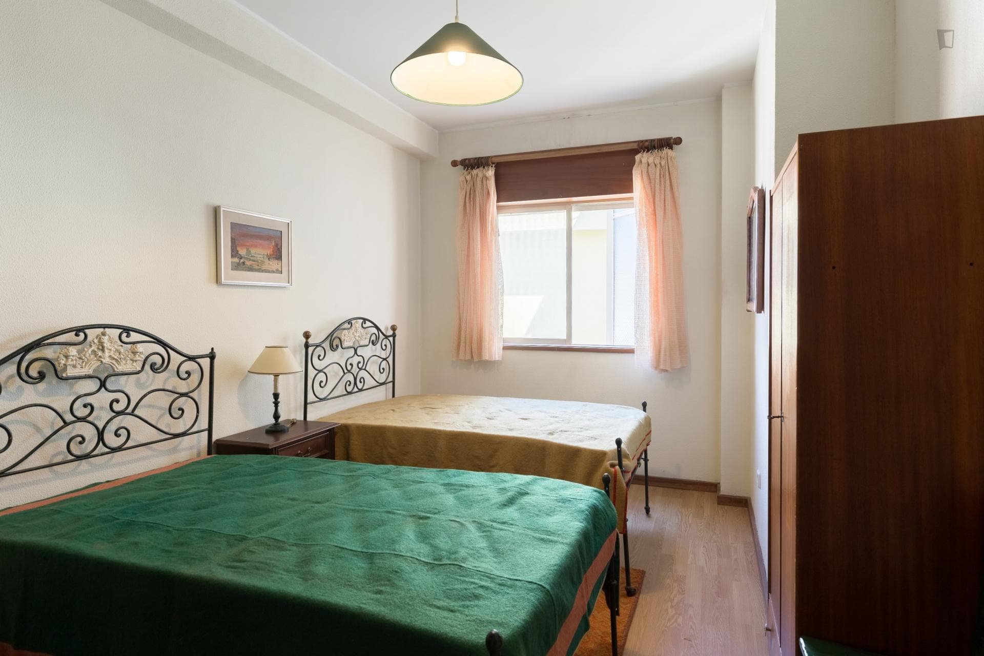 Classical looking double bedroom in central Cedofeita photo 1