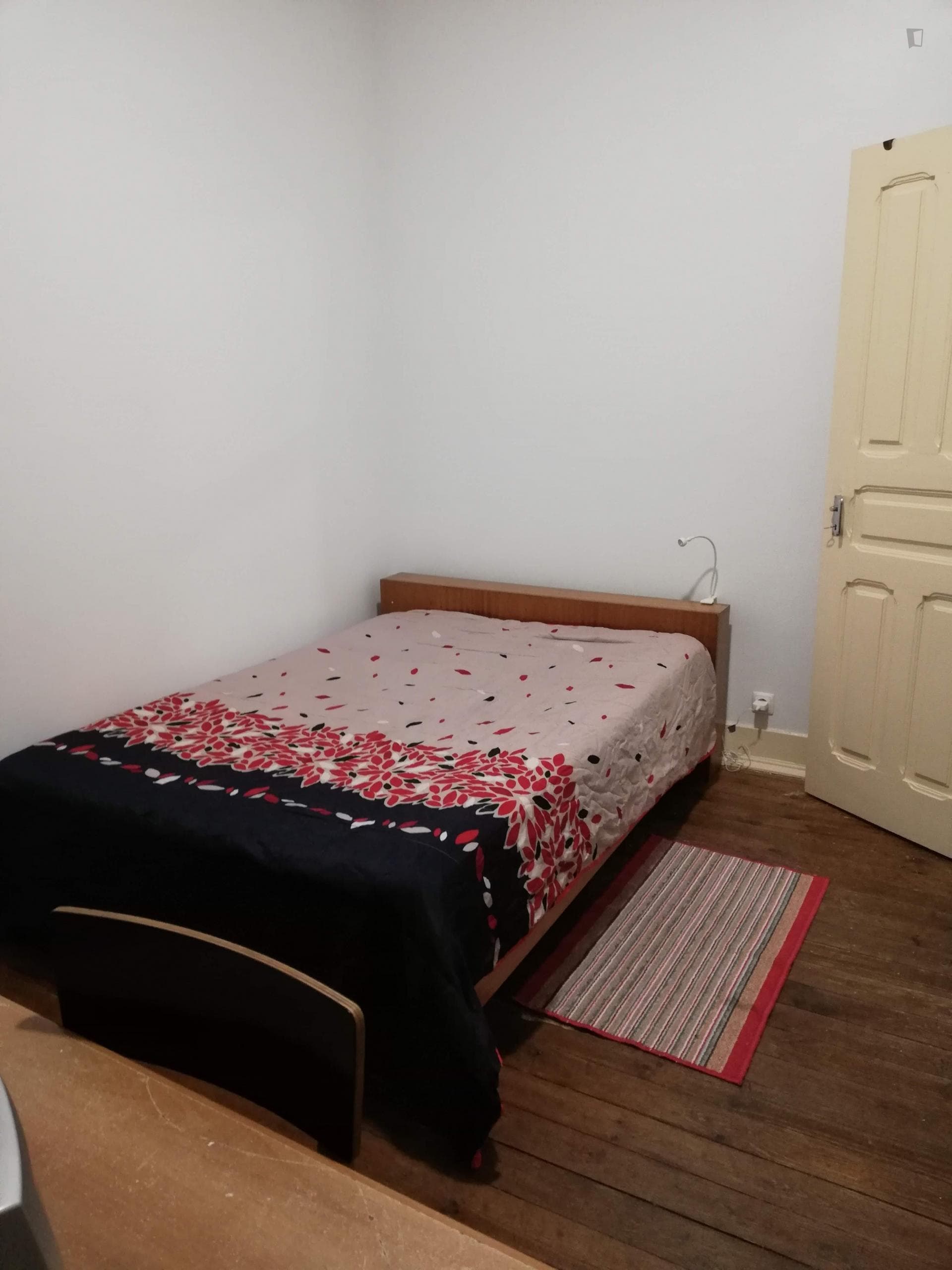 Friendly single bedroom, with balcony, in central Alameda photo 1