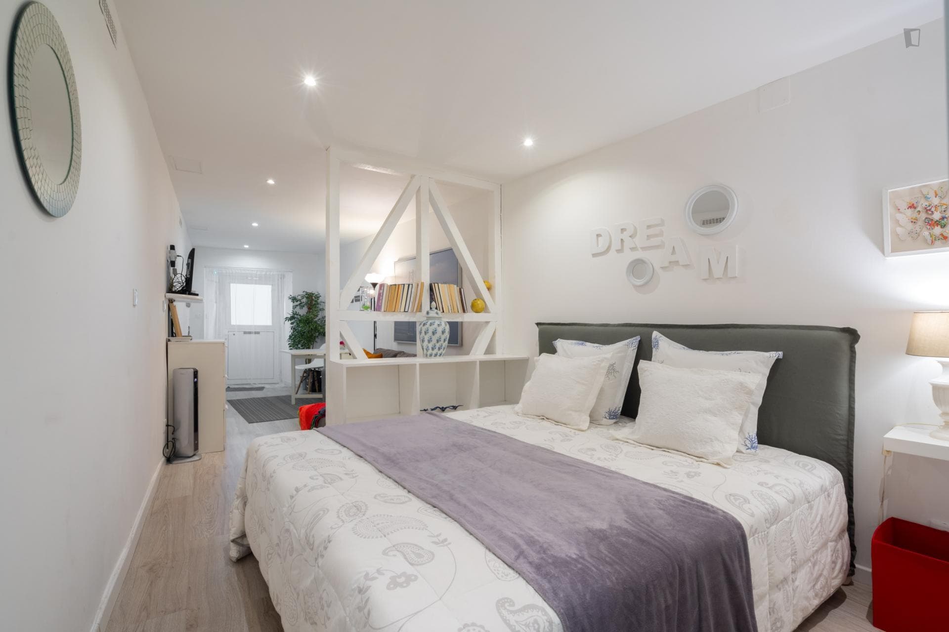 High-quality studio close to Faculdade de Belas-Artes da Universidade de Lisboa photo 1