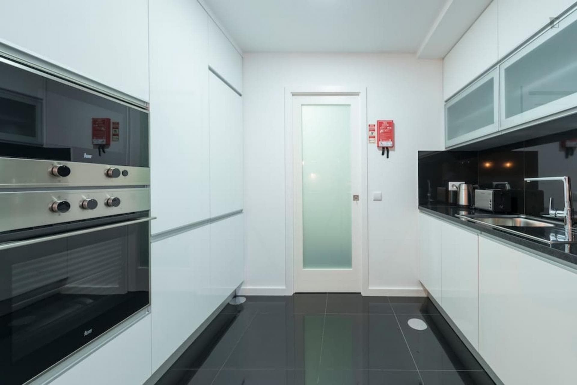 Pleasant apartment near Trindade metro station - Bruno's Downtown Apartment photo 1