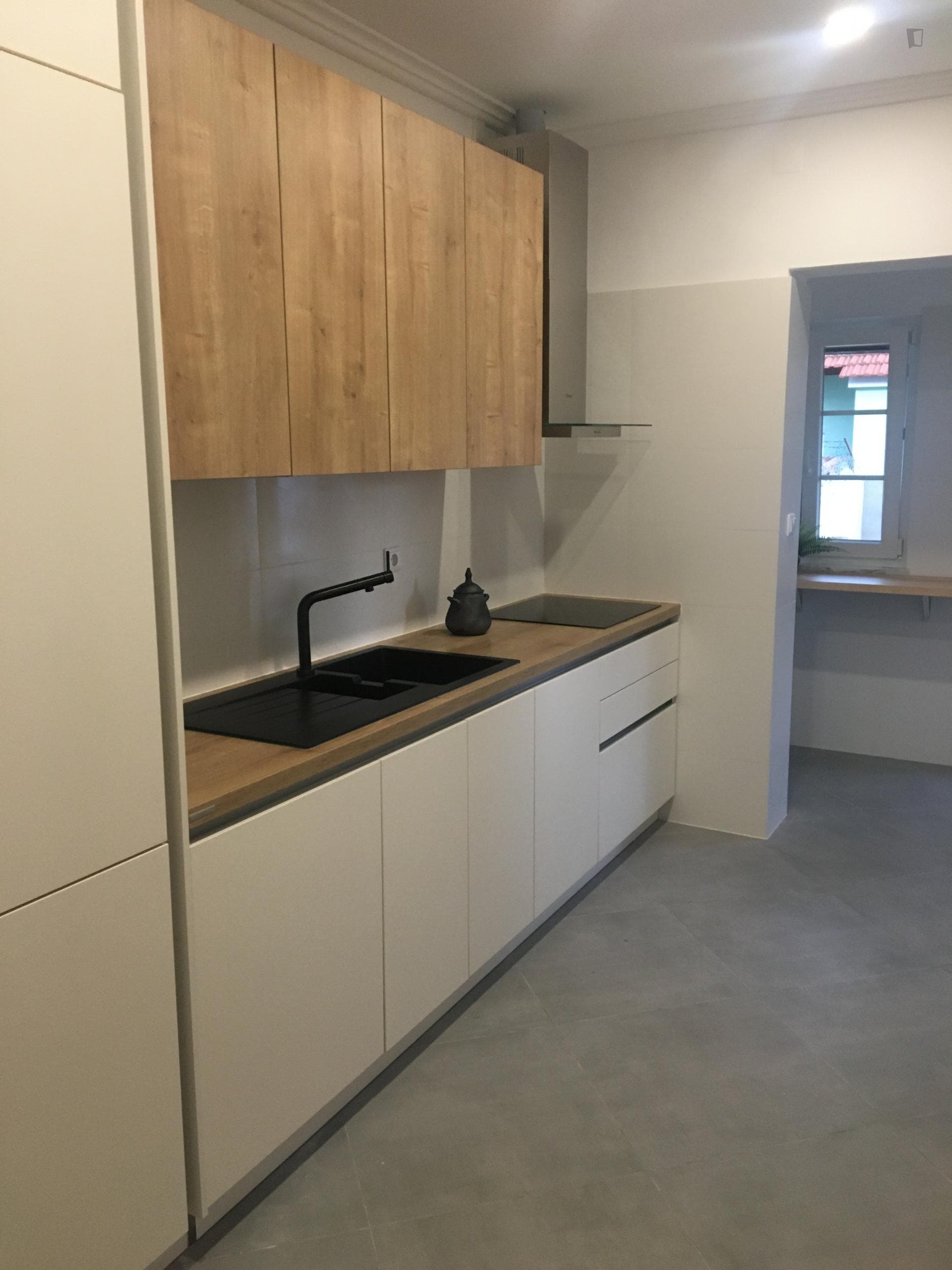 Modern single bedroom close to Pontinha metro photo 1