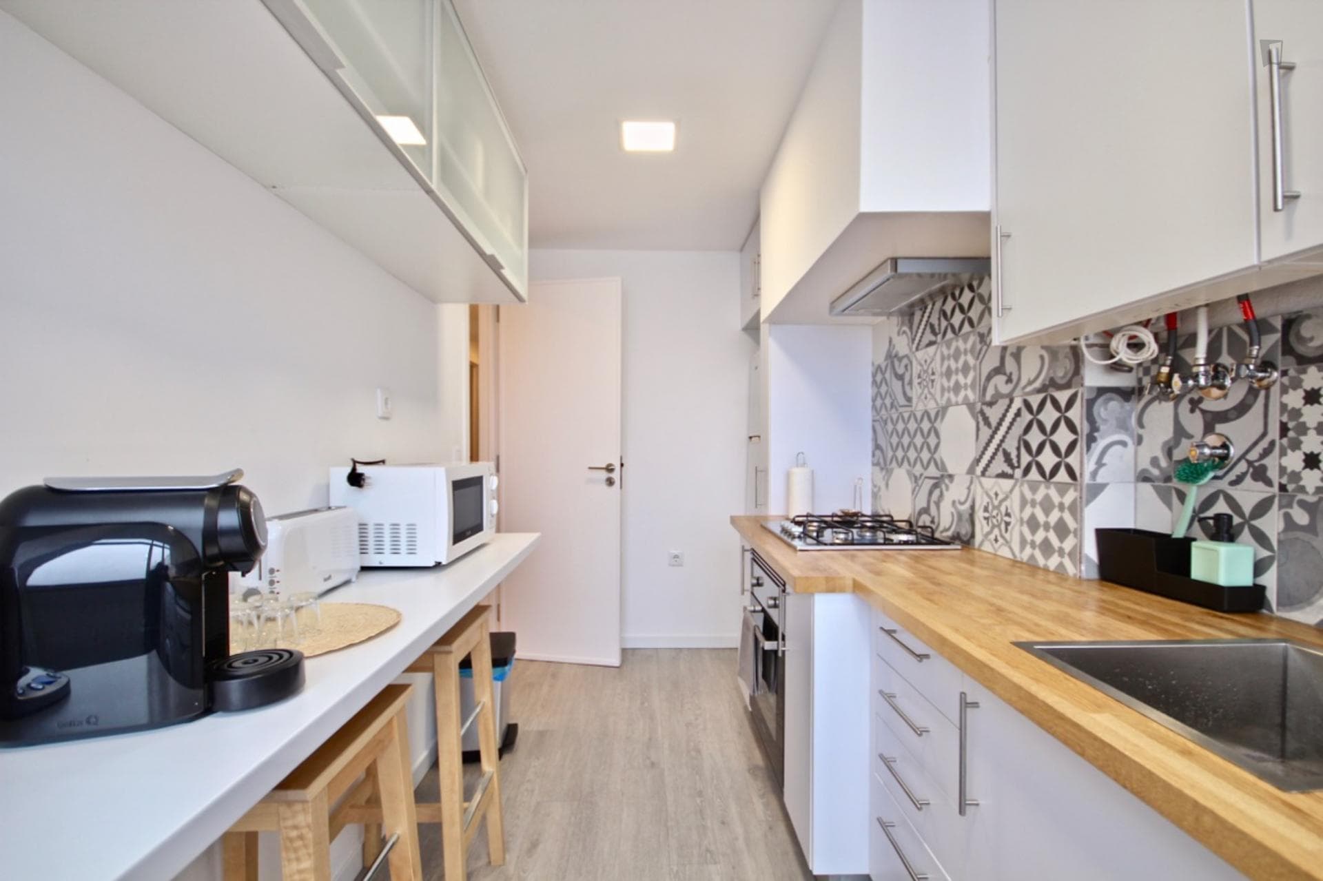 Spacious 2-Bedroom Apartment in Campolide photo 1