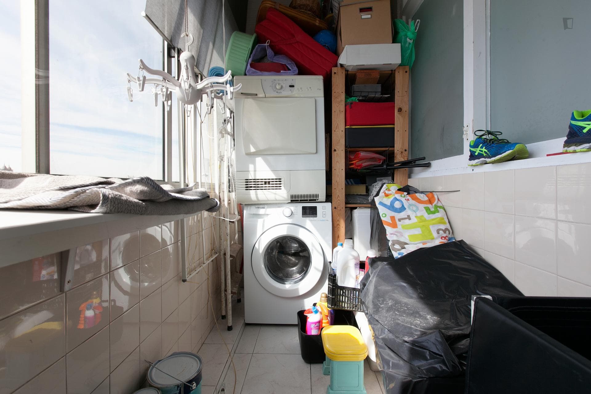 Attractive double bedroom near Trindade metro station photo 1