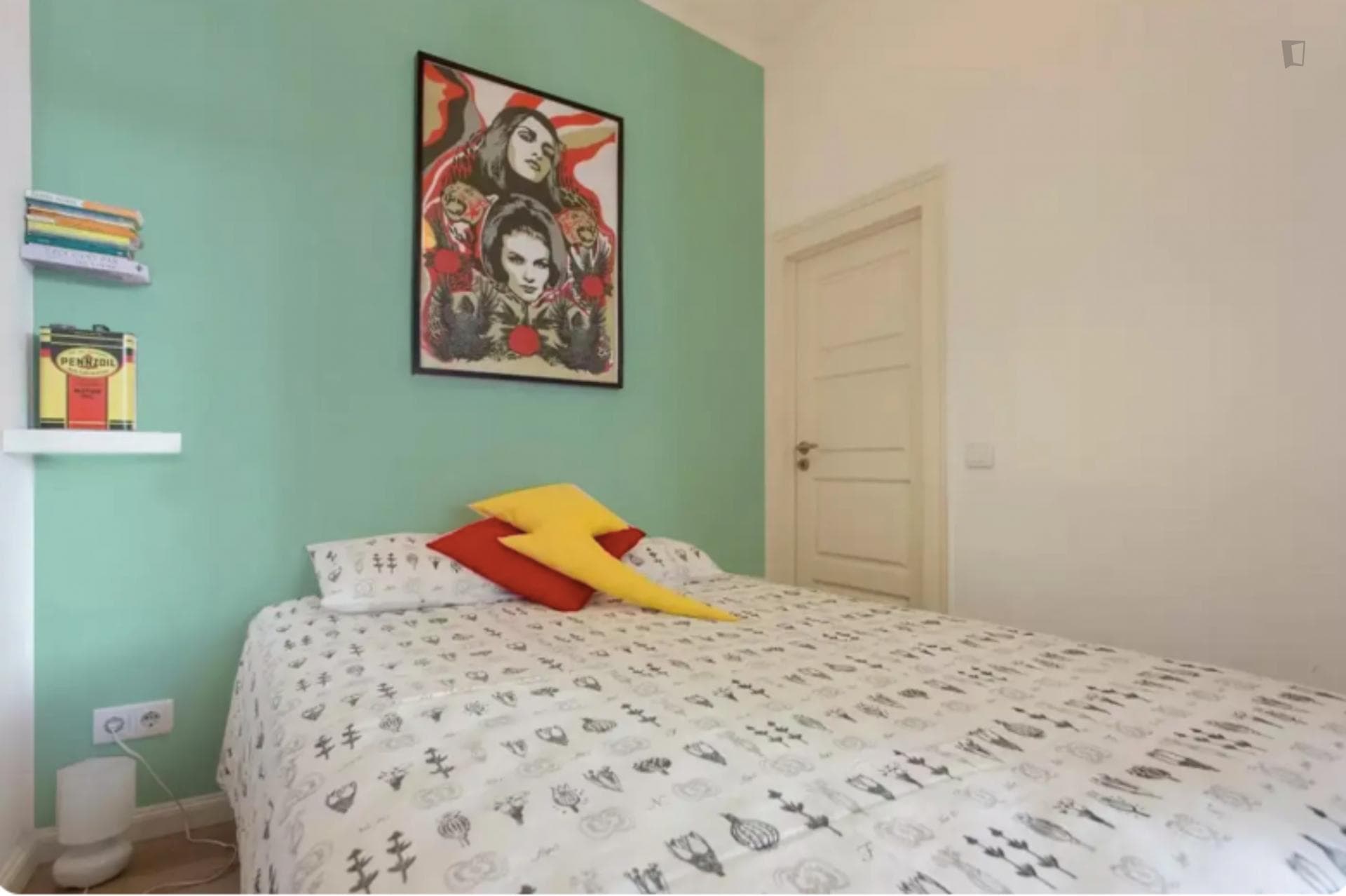 Fresh 2 bedroom apartment close ISEG photo 1