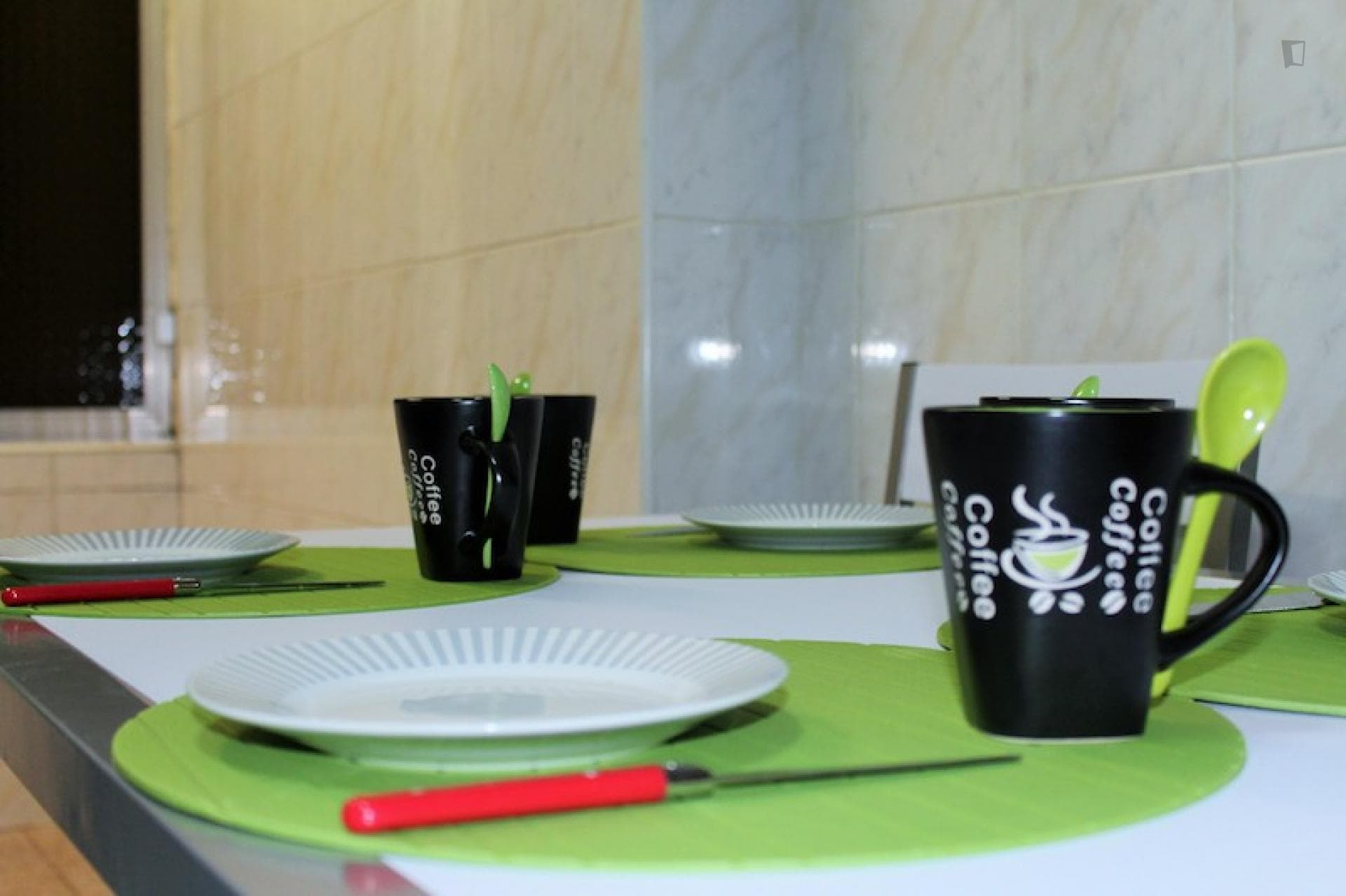 Snug single bedroom in Santa Marinha photo 1