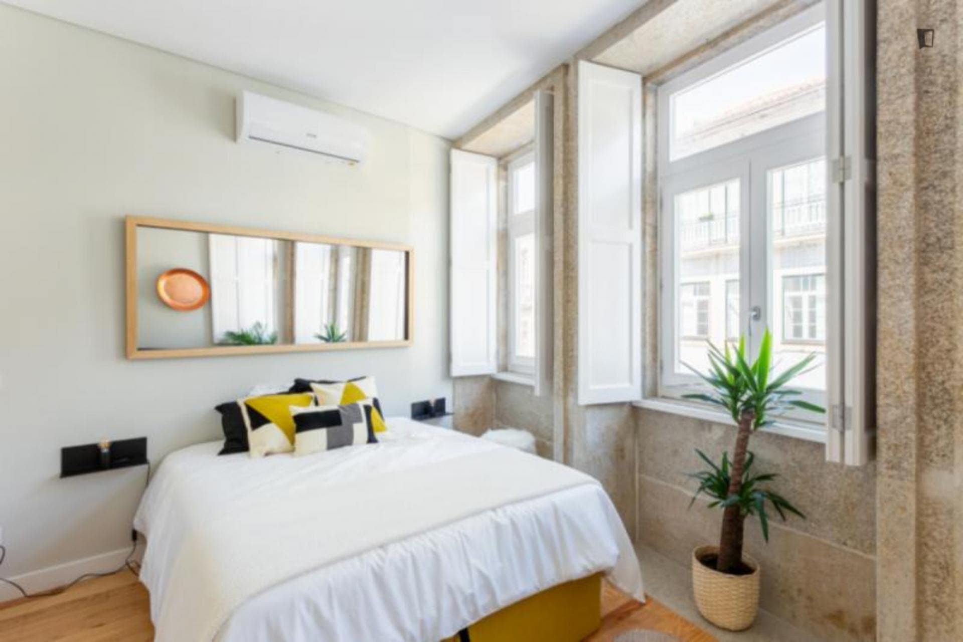 Yellow Coner Studio - Homely studio near 24 de Agosto metro station photo 1