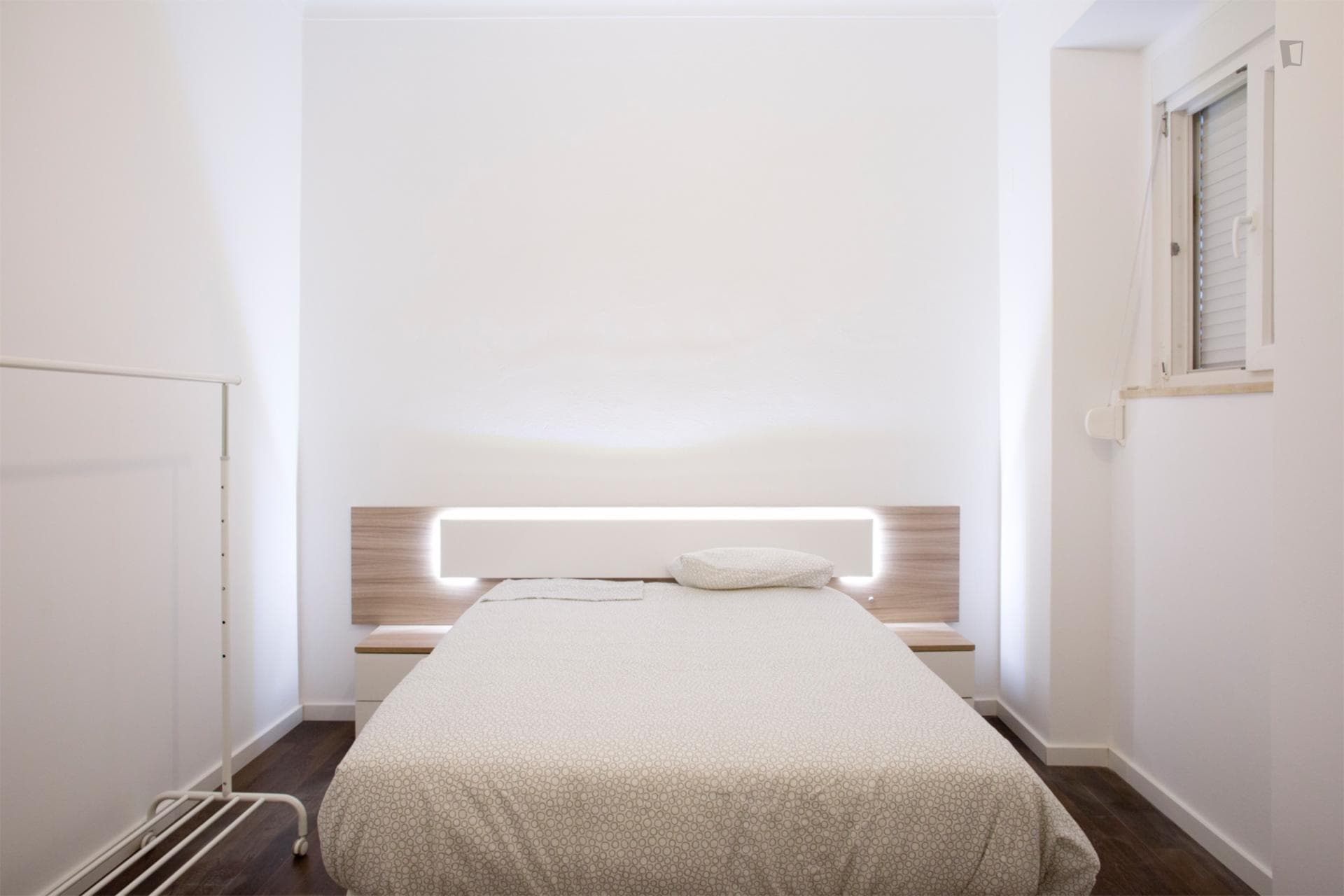 Single bedroom in Campo de Ourique photo 1