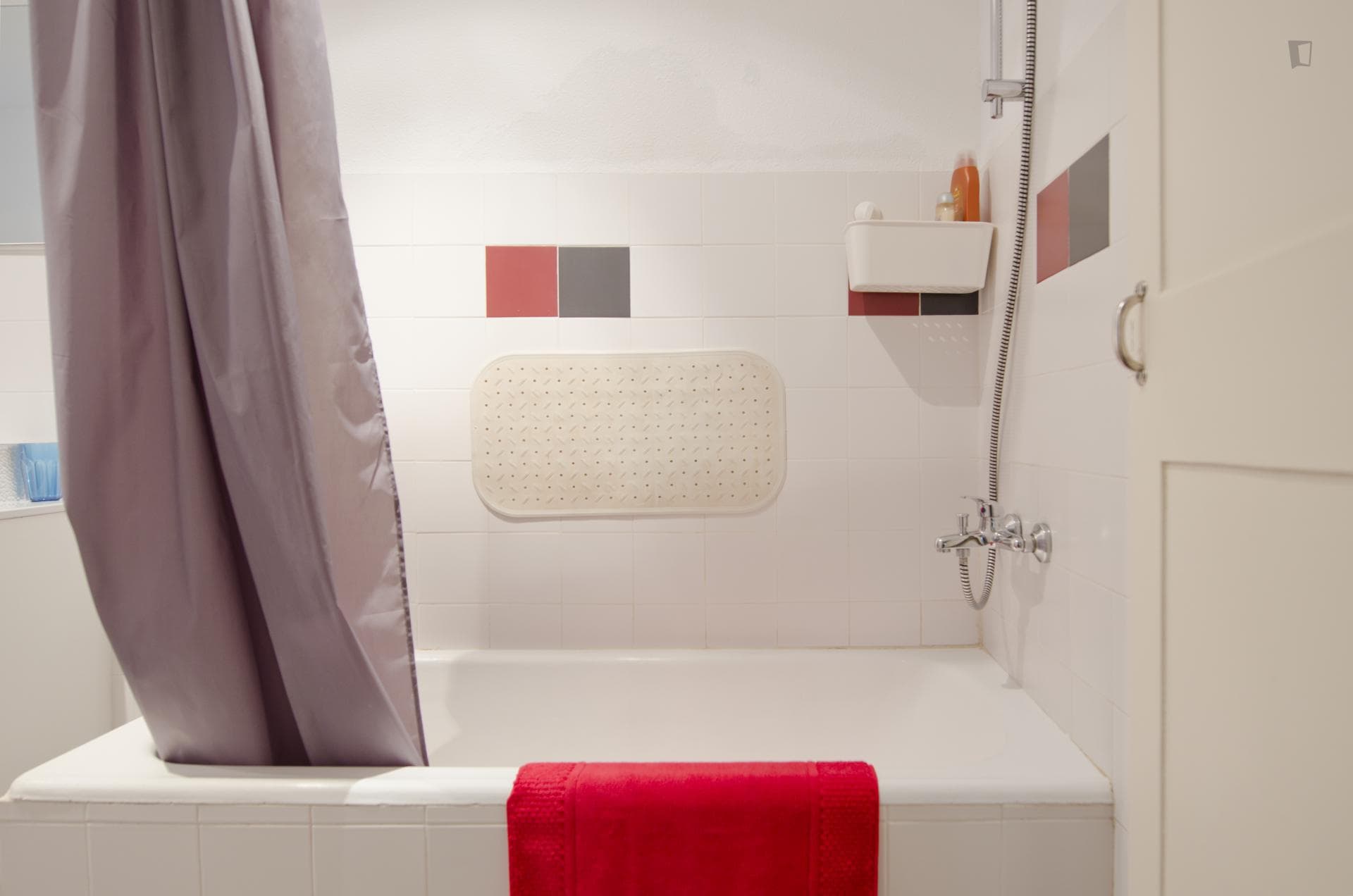 High-quality 1-bedroom apartment in popular Bairro Alto photo 1