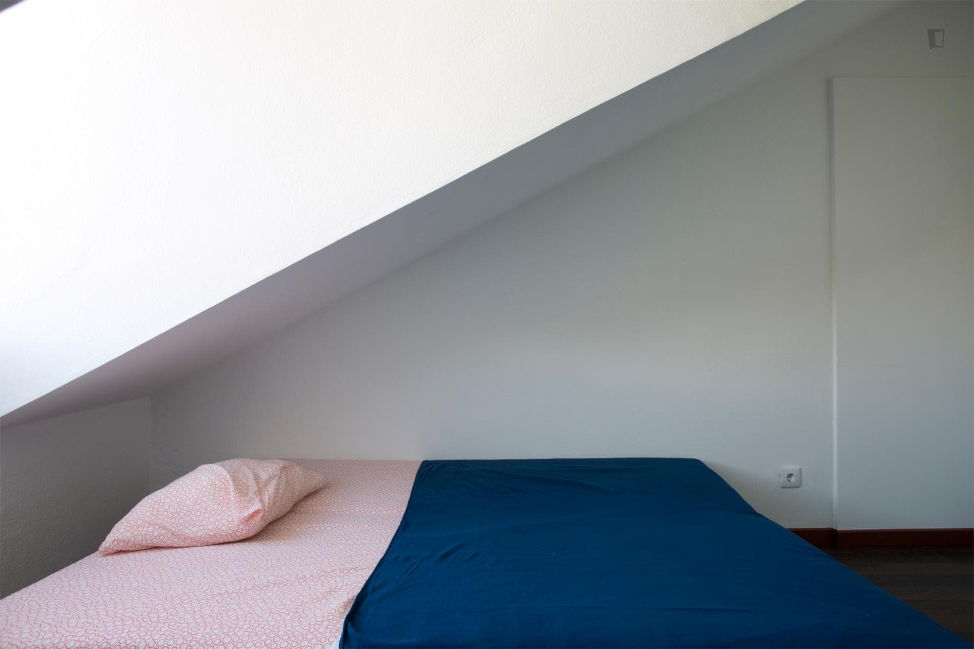 Nice double bedroom close to Alcântara-Terra train station photo 1
