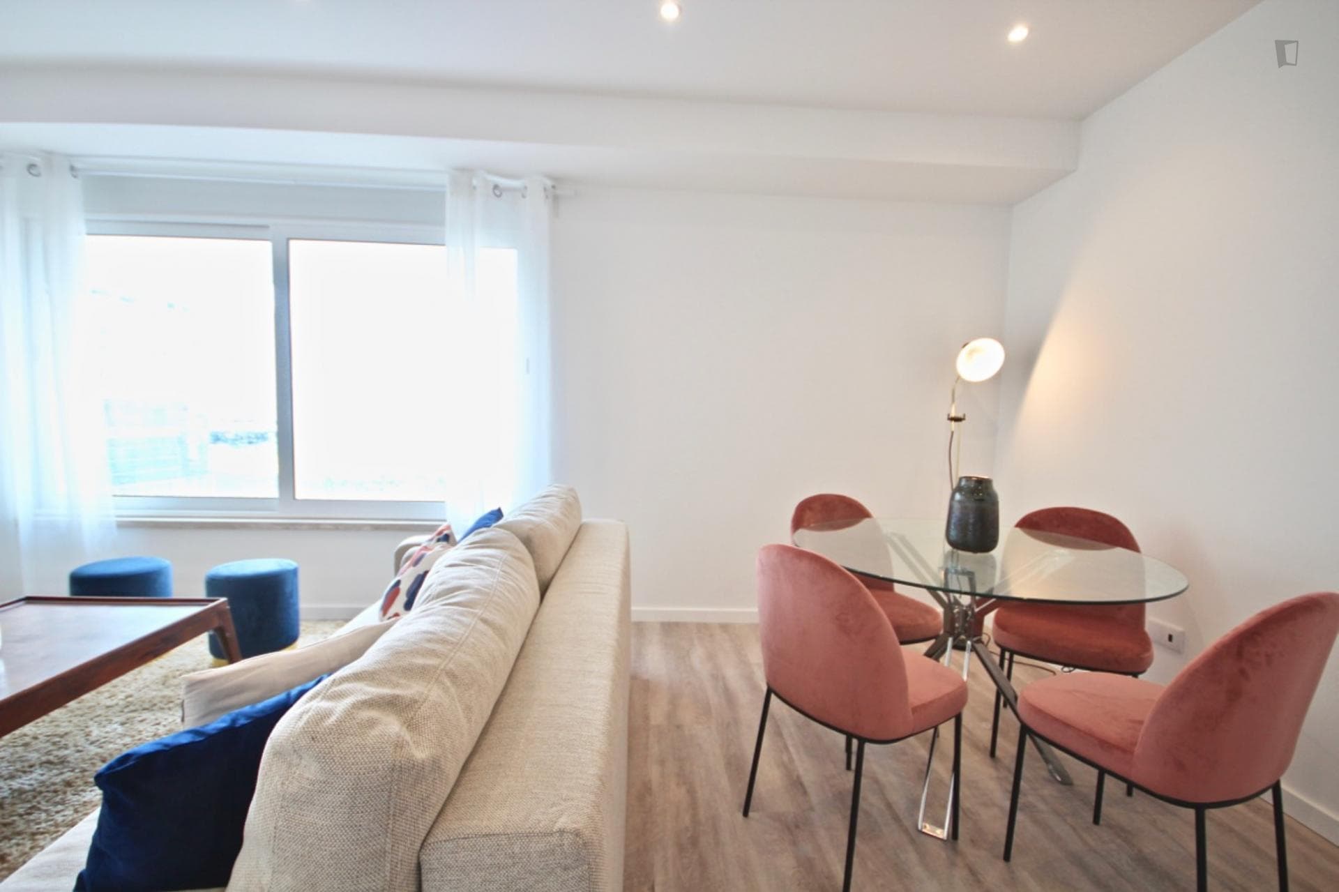 Wonderful 1-bedroom apartment near Praça de Espanha metro station photo 1