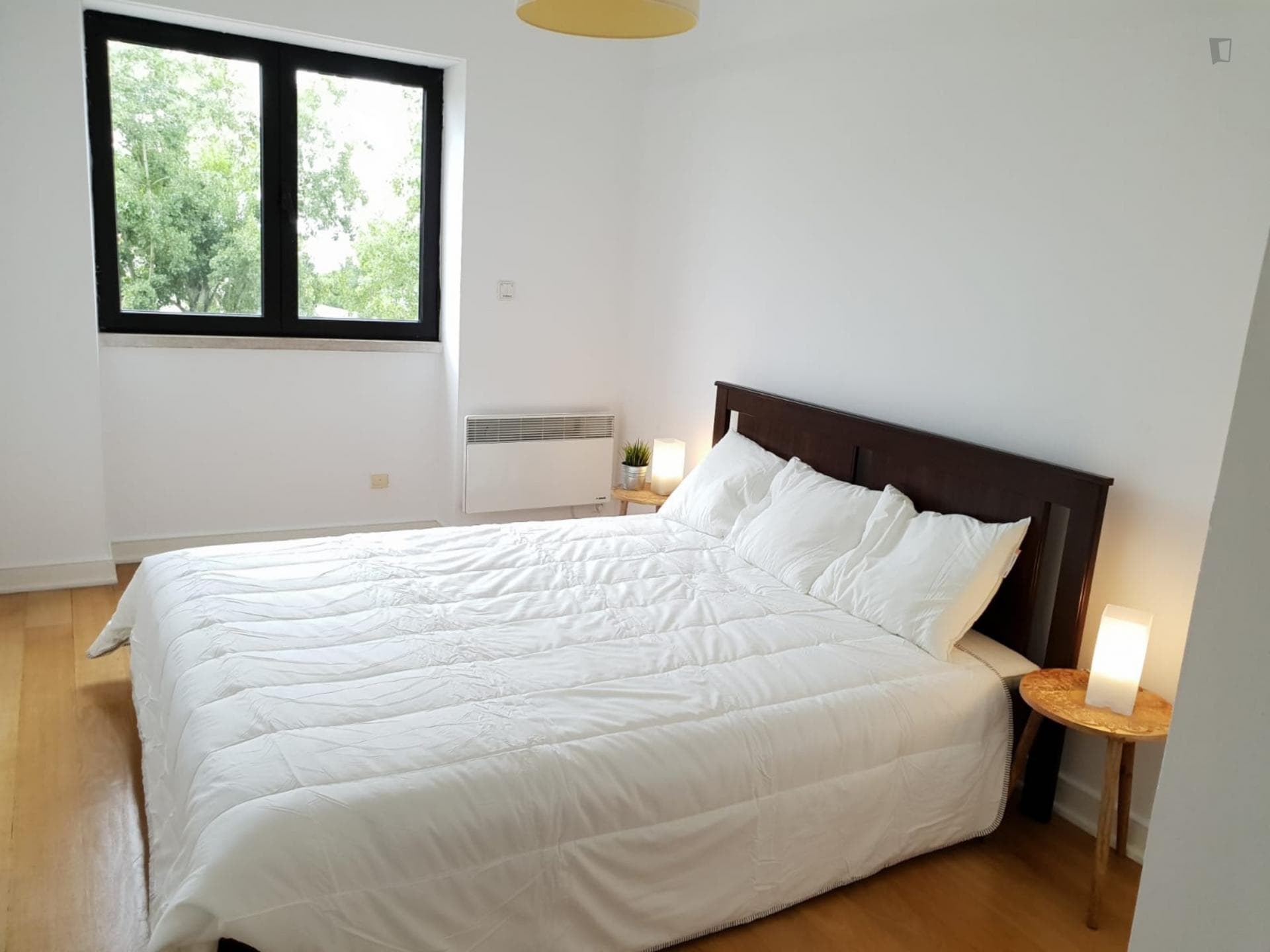 Welcoming double bedroom in a student flat, in São Bento photo 1