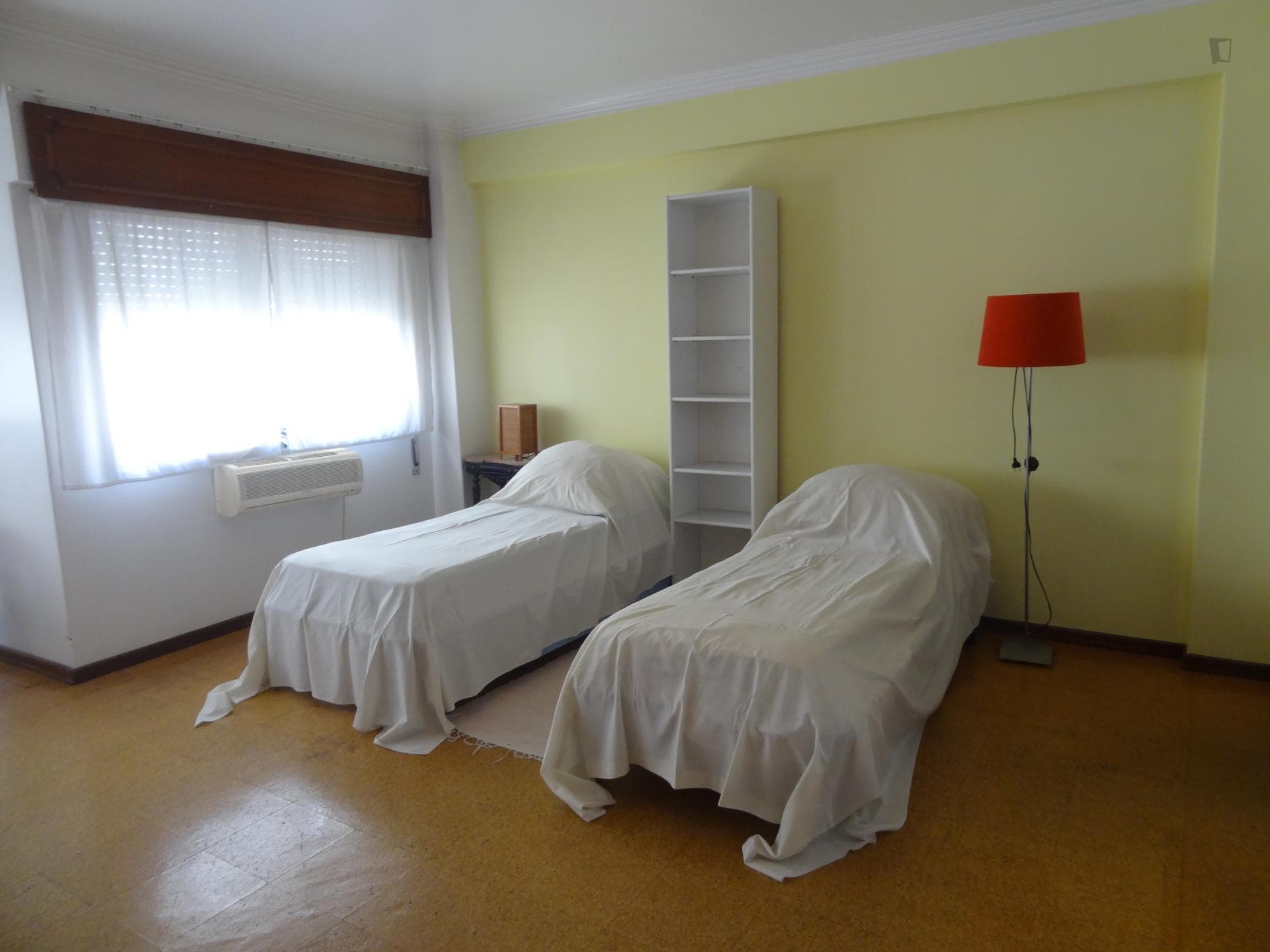 Charismatic twin ensuite bedroom in Benfica photo 1