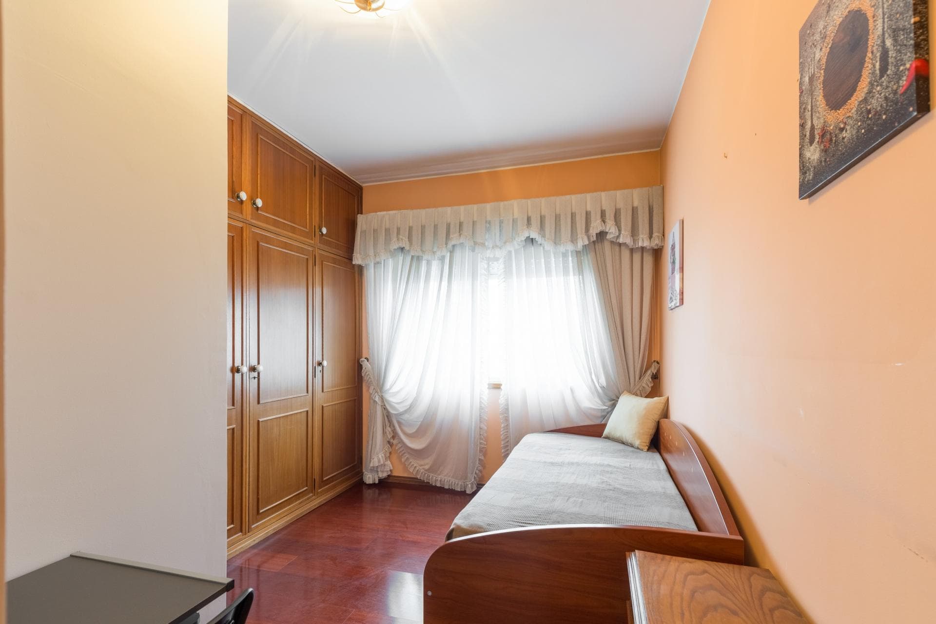 Luminous Single bedroom close to Universidade Engenharia Porto photo 1