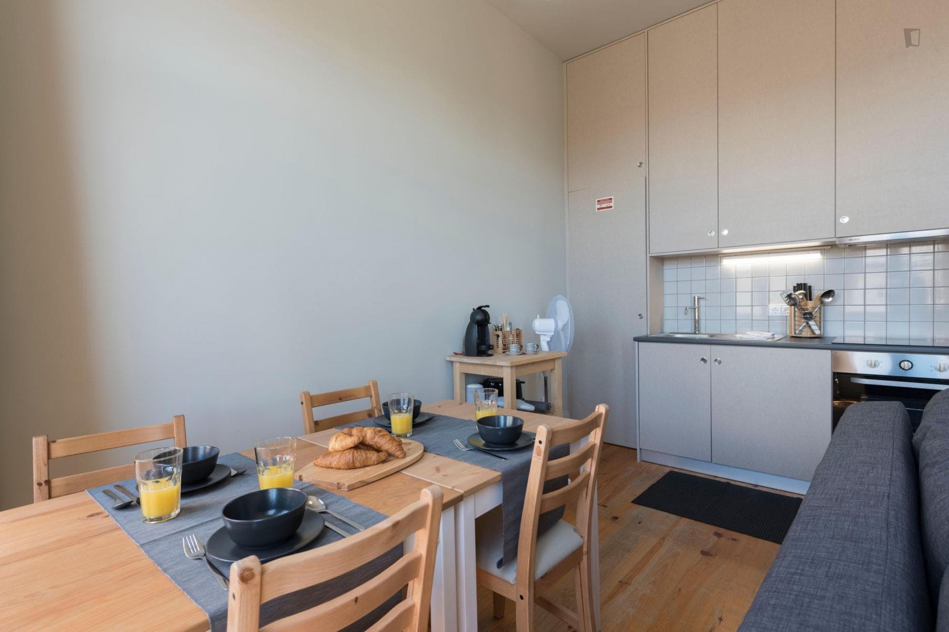 1-Bedroom apartment near Lapa metro station photo 1
