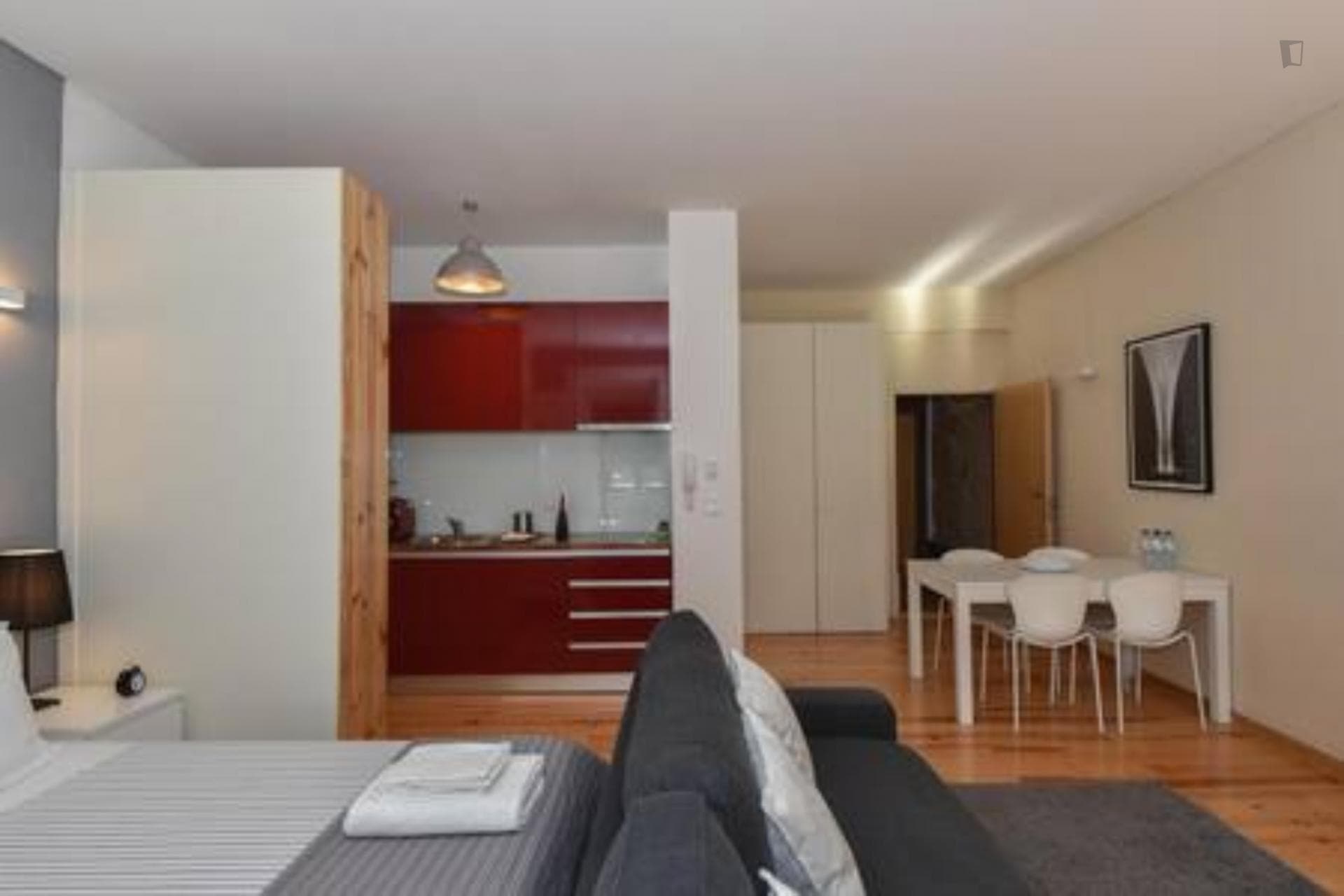 1-Bedroom apartment near Trindade metro station photo 1