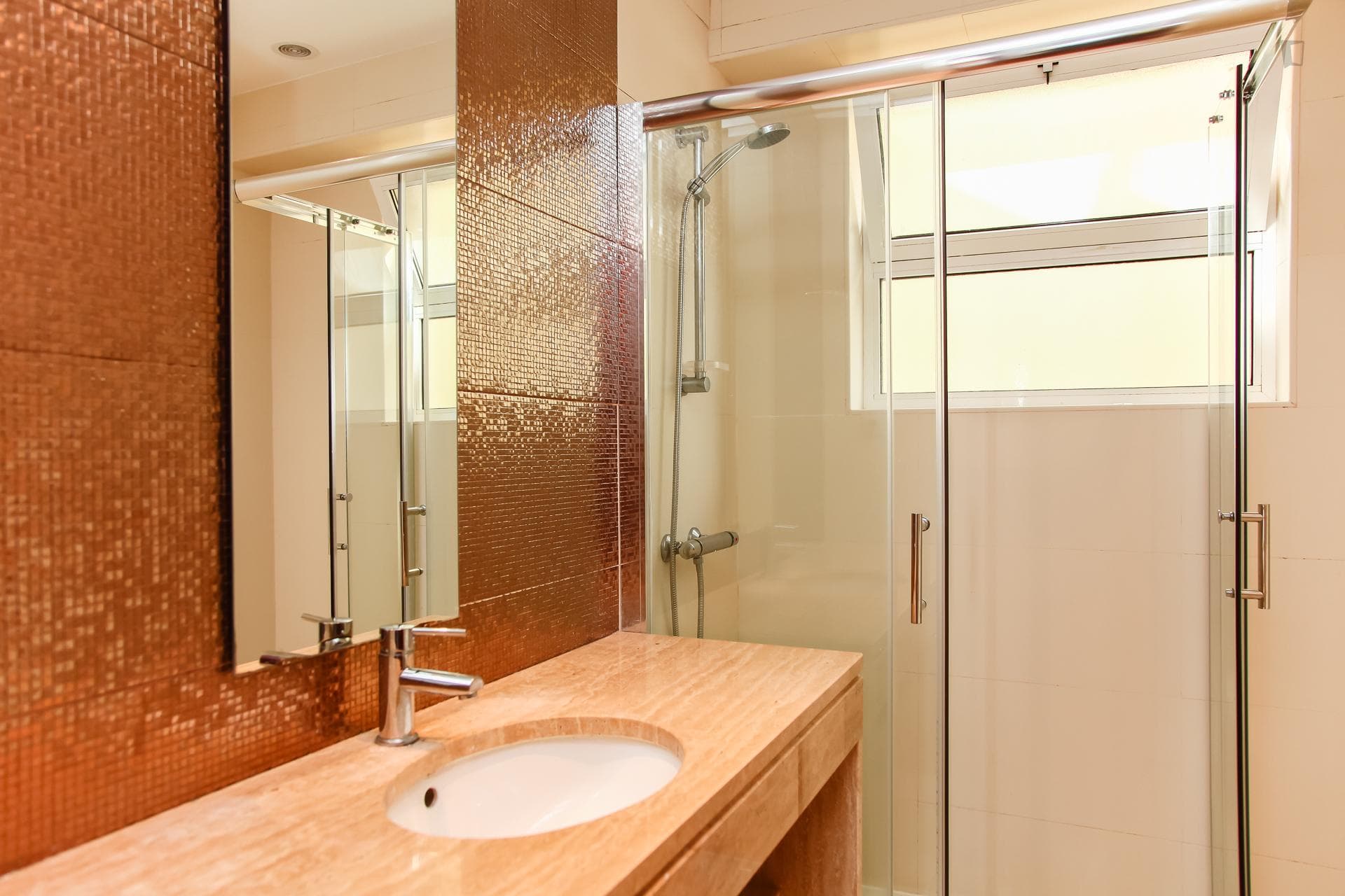 Cozy Single Bedroom in Celas, Coimbra - Ideal for Students with Wi-Fi photo 1